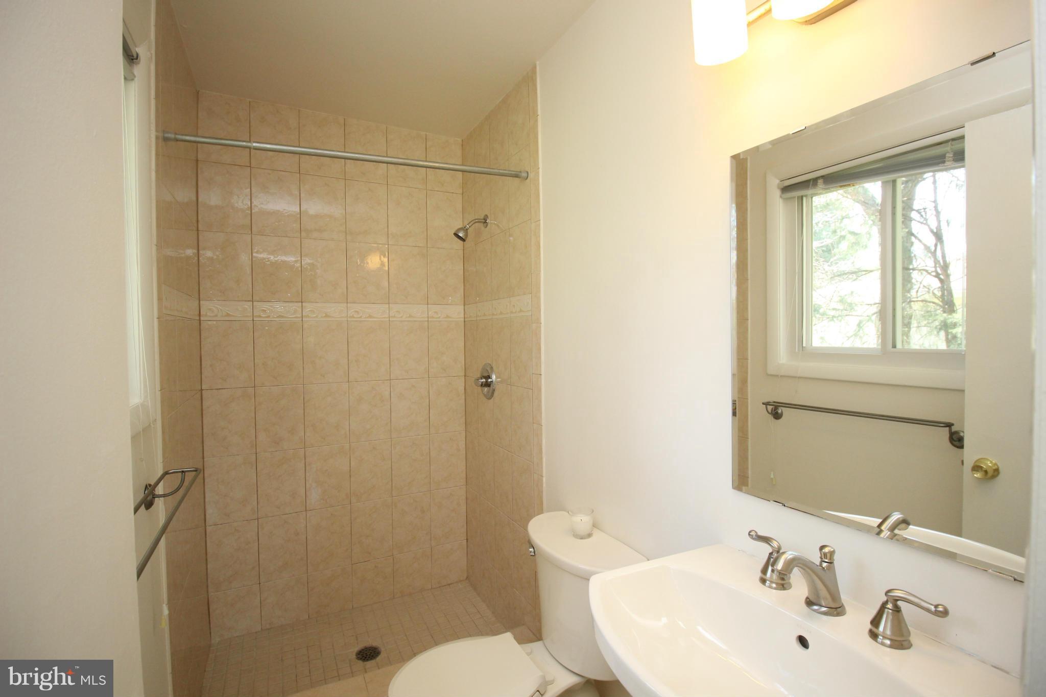 DUNN LORING WOODS - Residential Lease