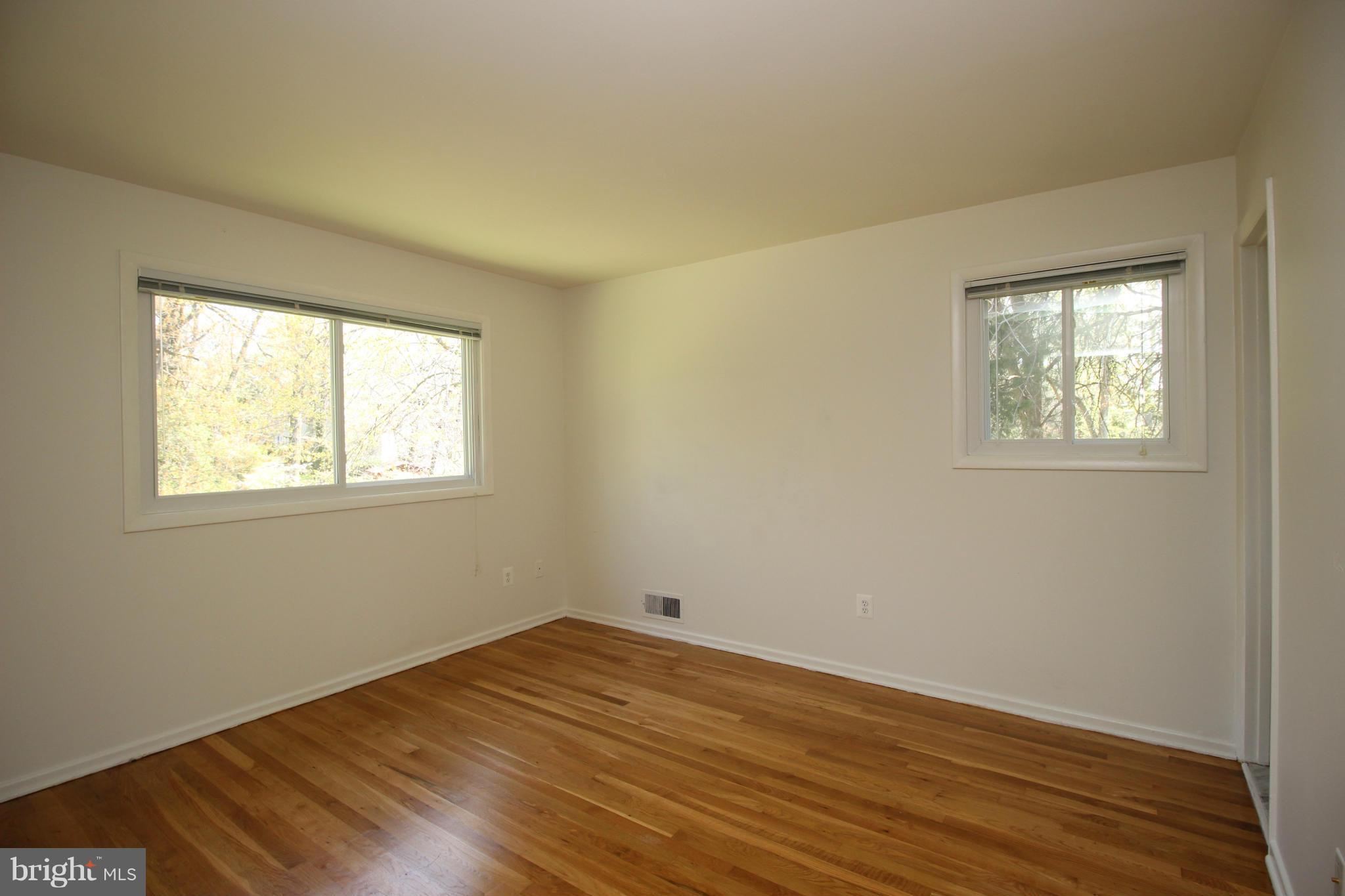 DUNN LORING WOODS - Residential Lease
