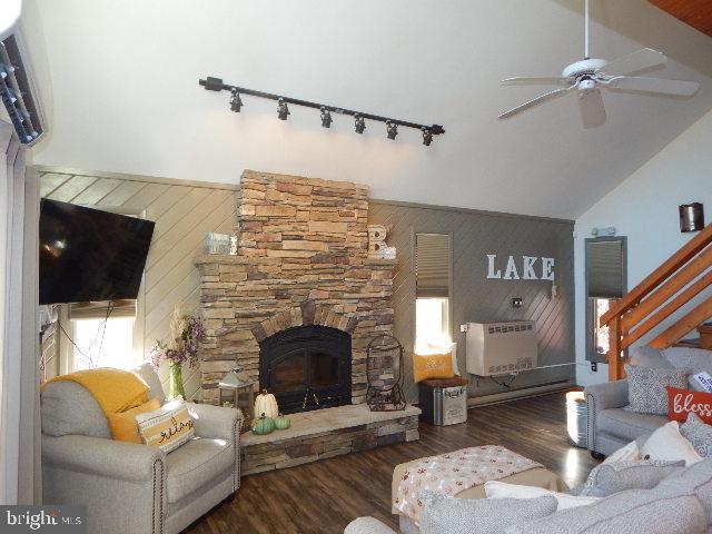 HIDEOUT THE - Residential