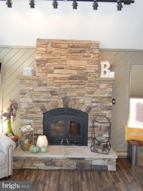 HIDEOUT THE - Residential