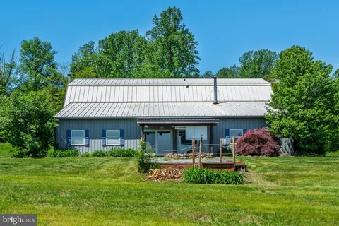 5024 Chelsea Drive, Mohnton, PA MLS: PABK2057094