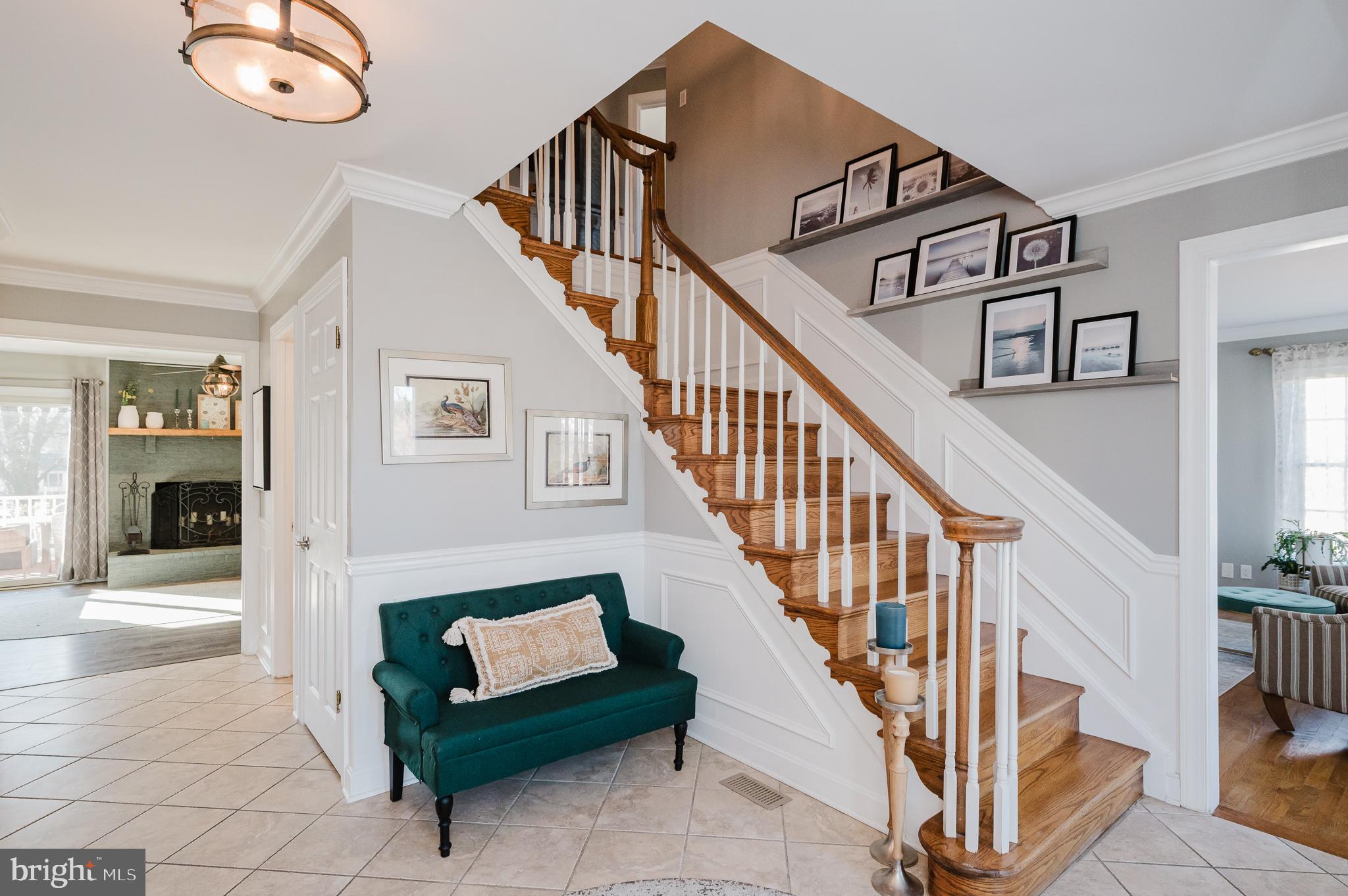 1612 LYNNDALE COURT