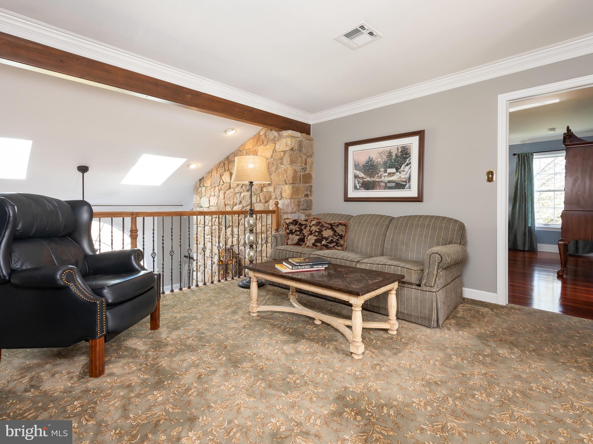 SHADOW OAK - Residential