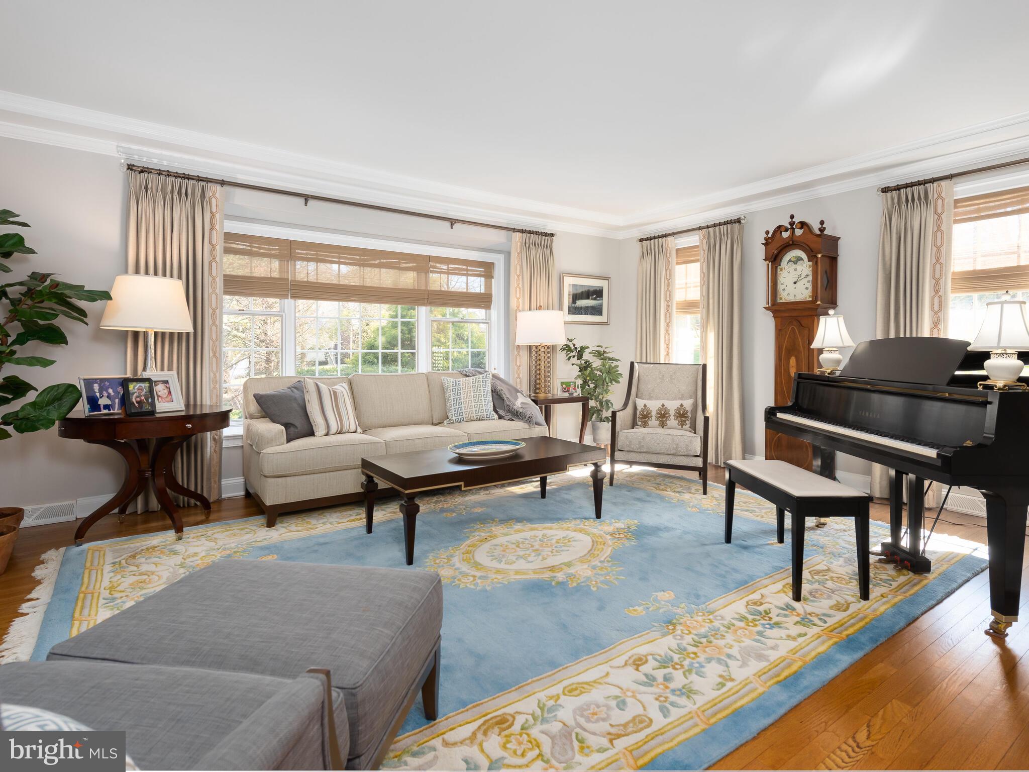 SHADOW OAK - Residential