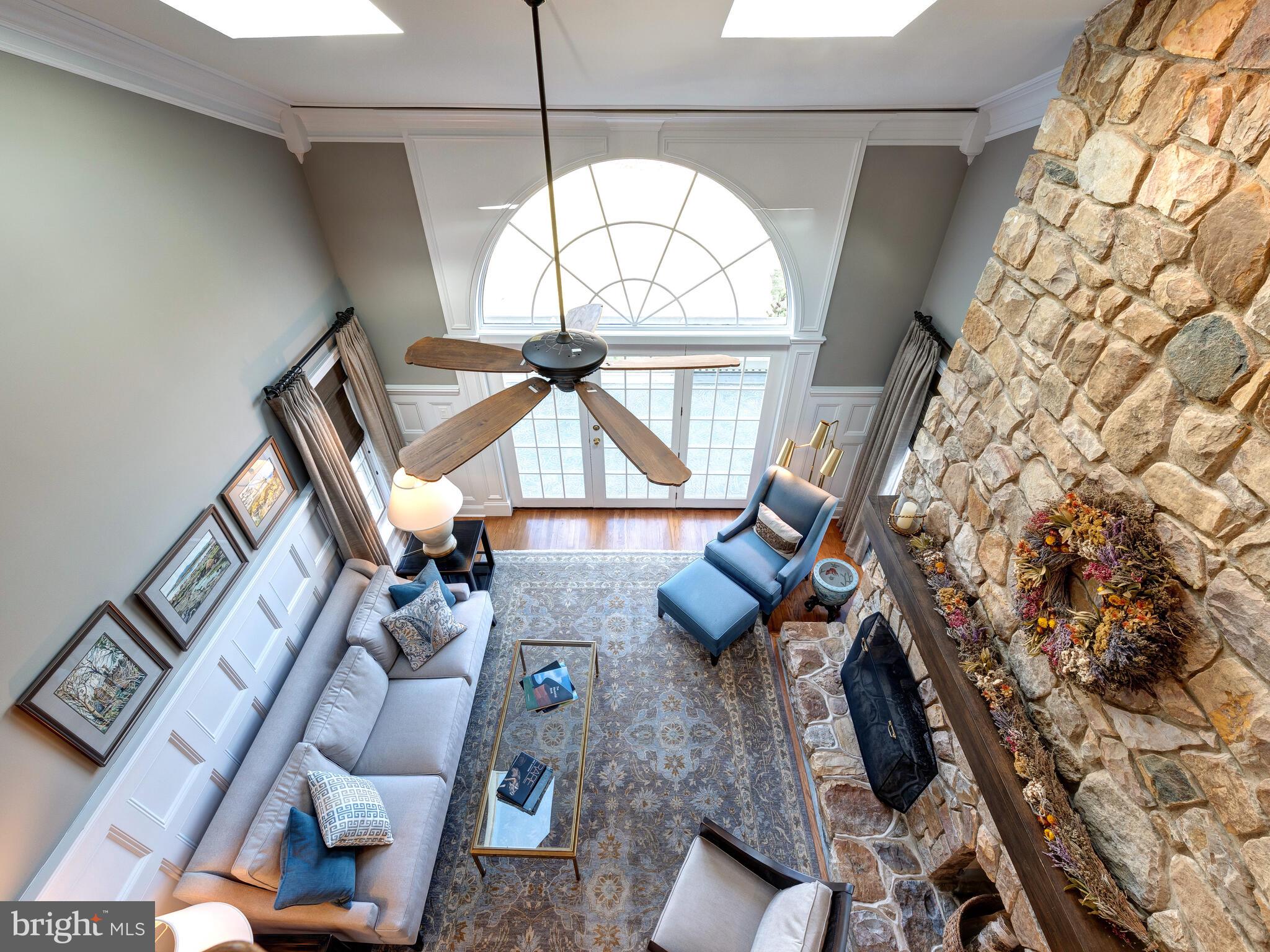 SHADOW OAK - Residential