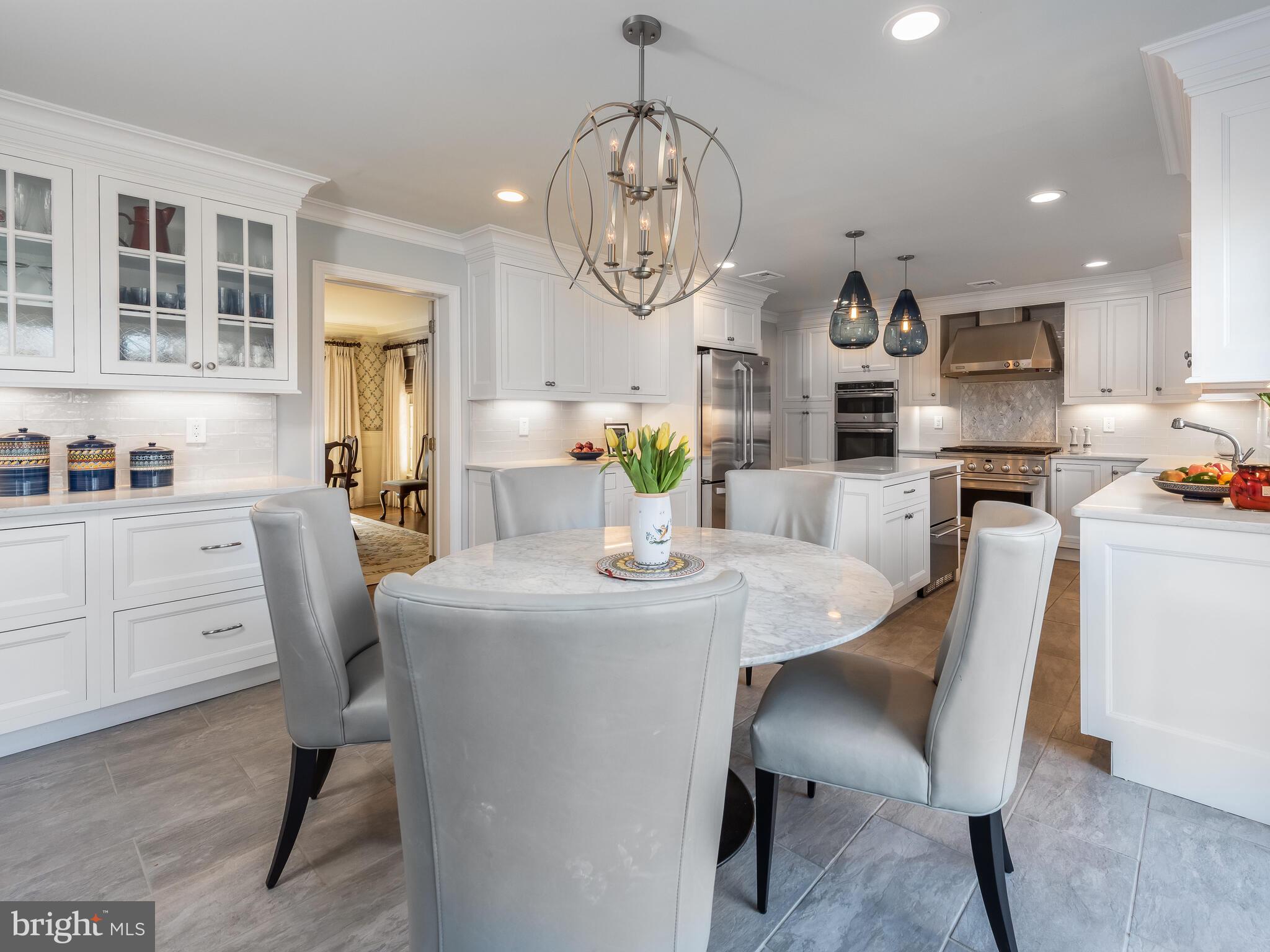 SHADOW OAK - Residential