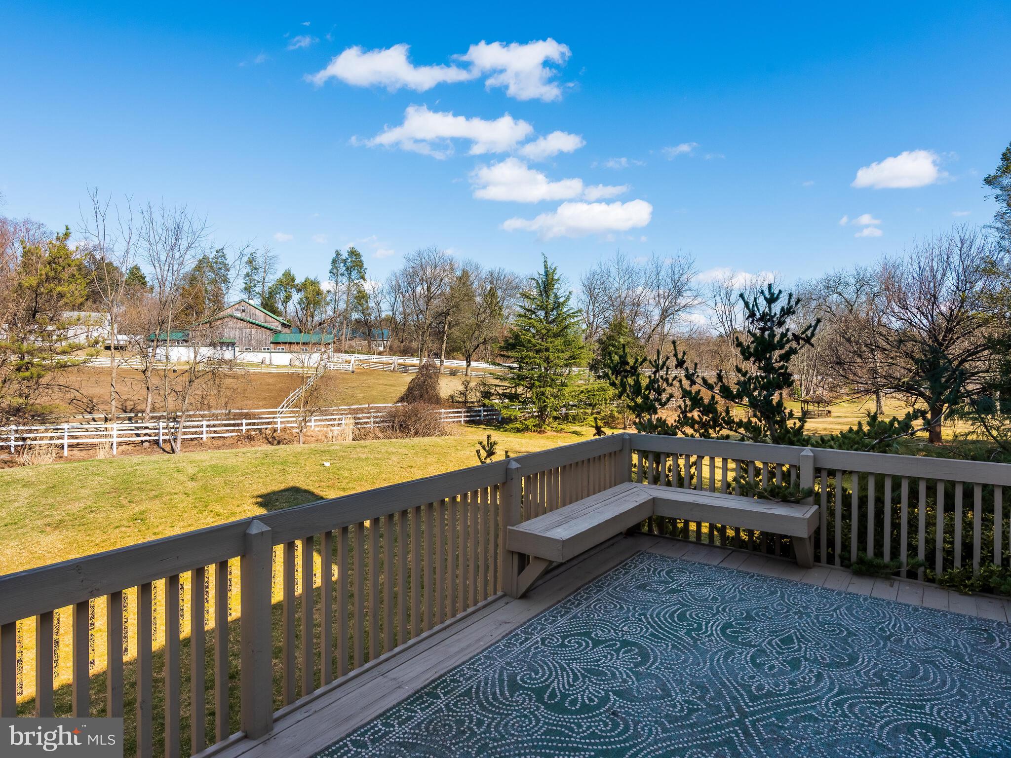 SHADOW OAK - Residential