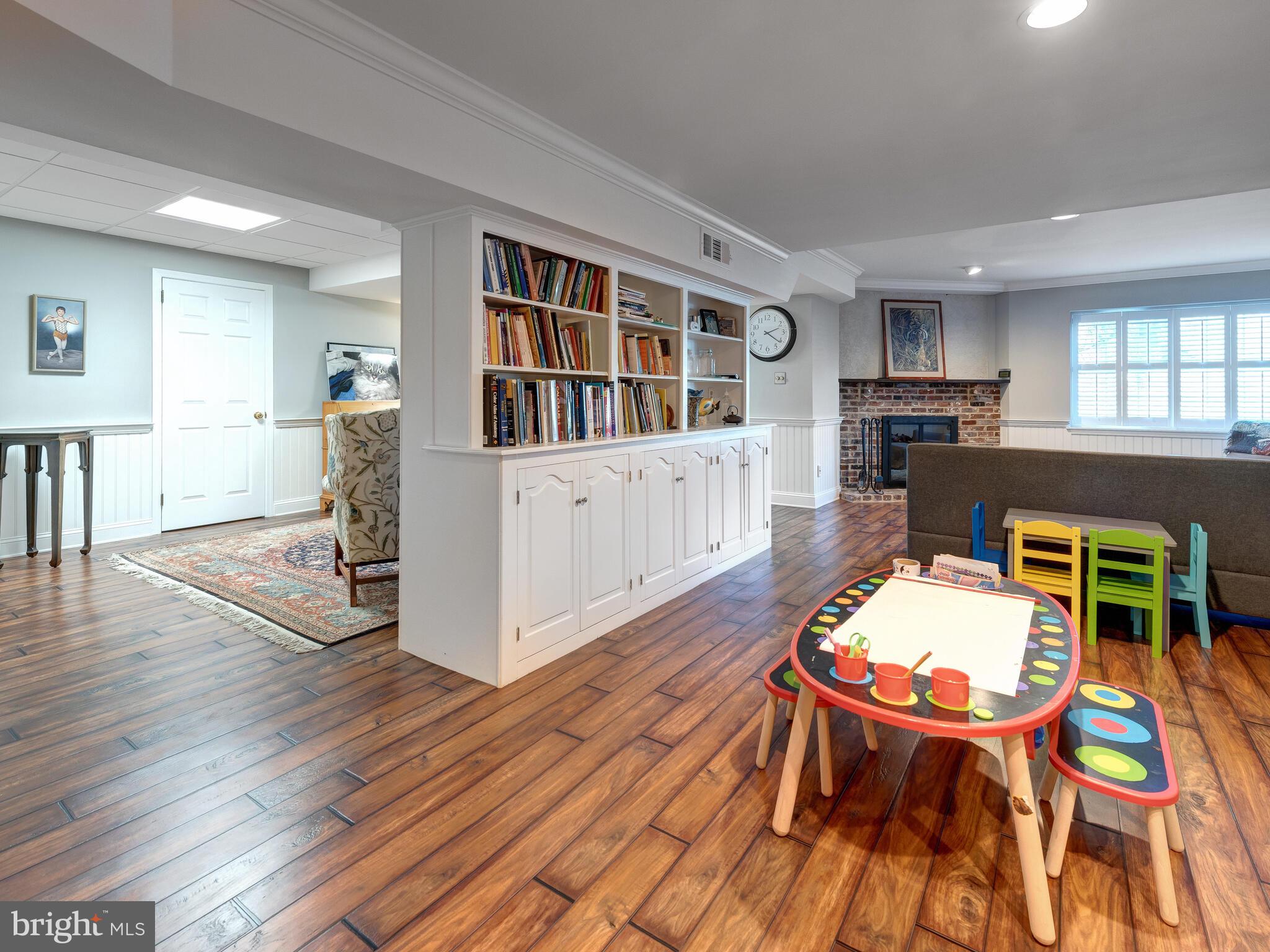 SHADOW OAK - Residential