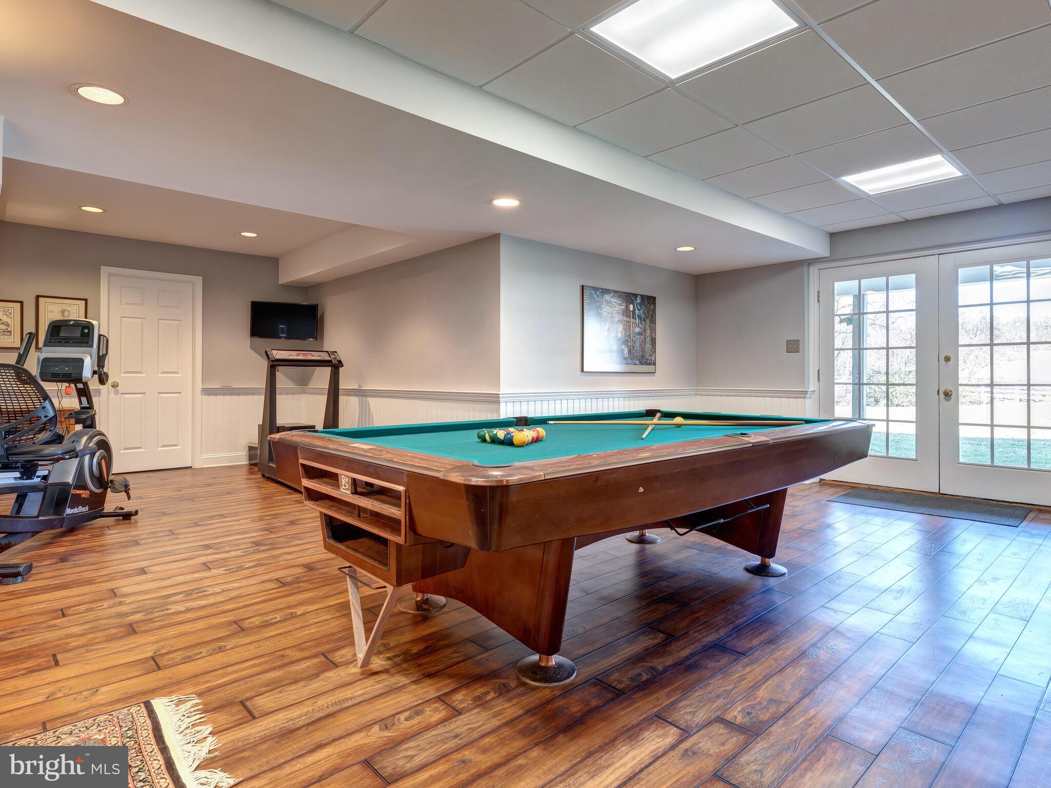 SHADOW OAK - Residential