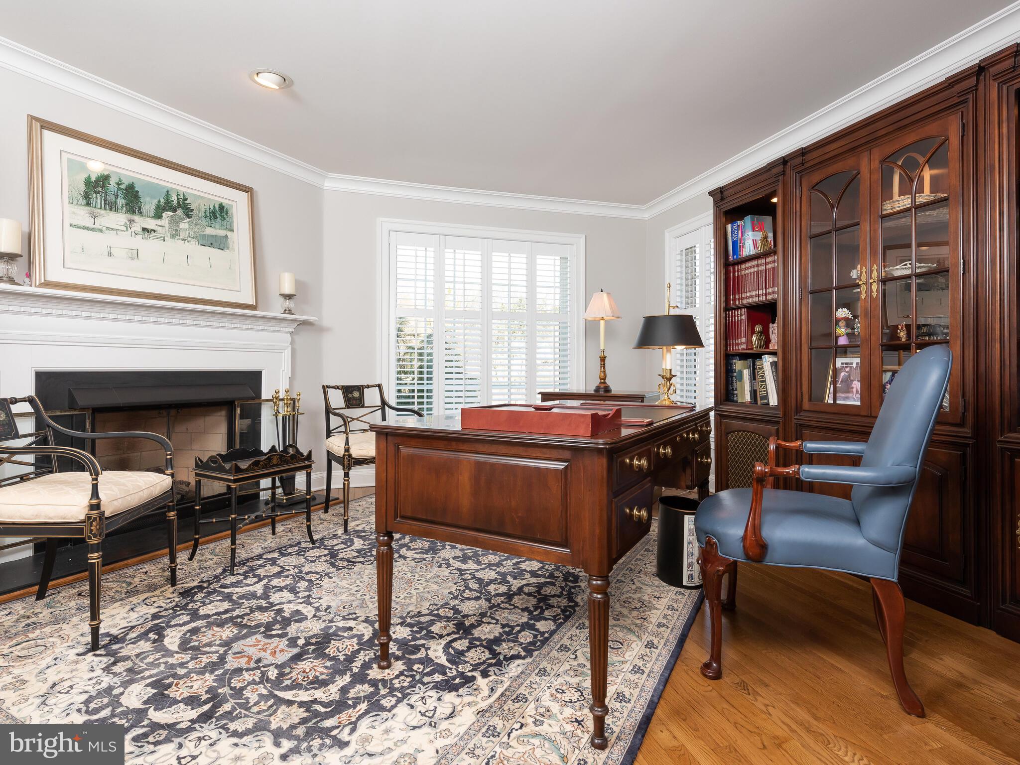 SHADOW OAK - Residential