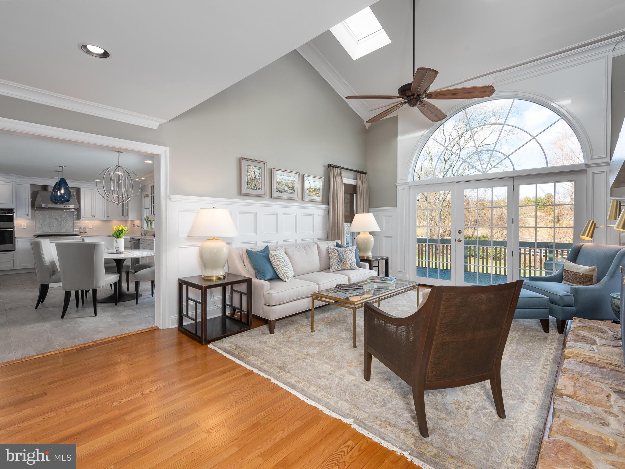 SHADOW OAK - Residential