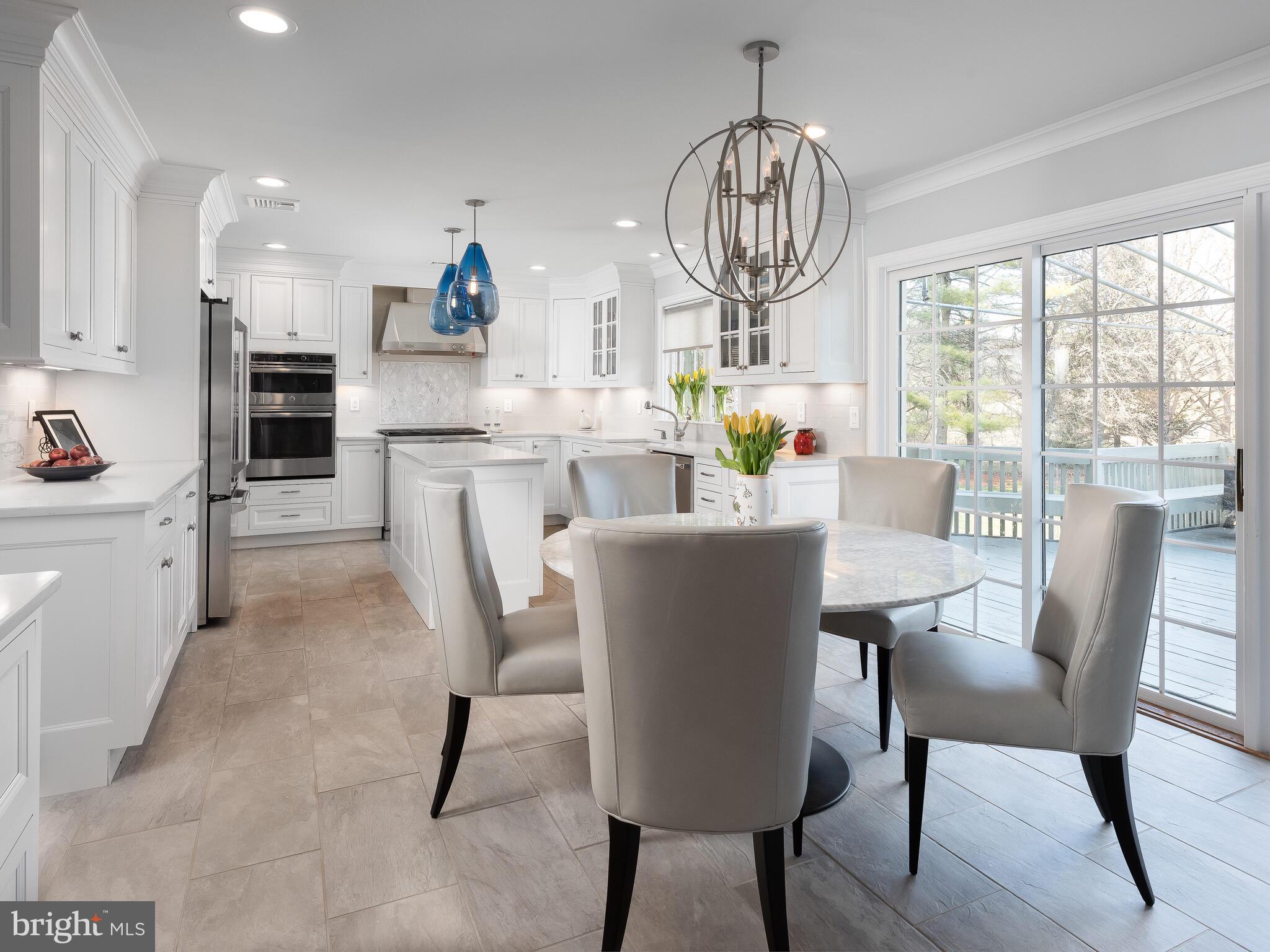 SHADOW OAK - Residential