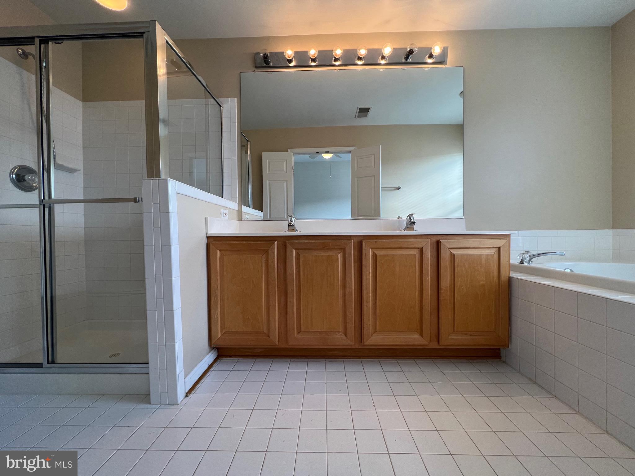 BELMONT TOWN CENTER - Residential Lease