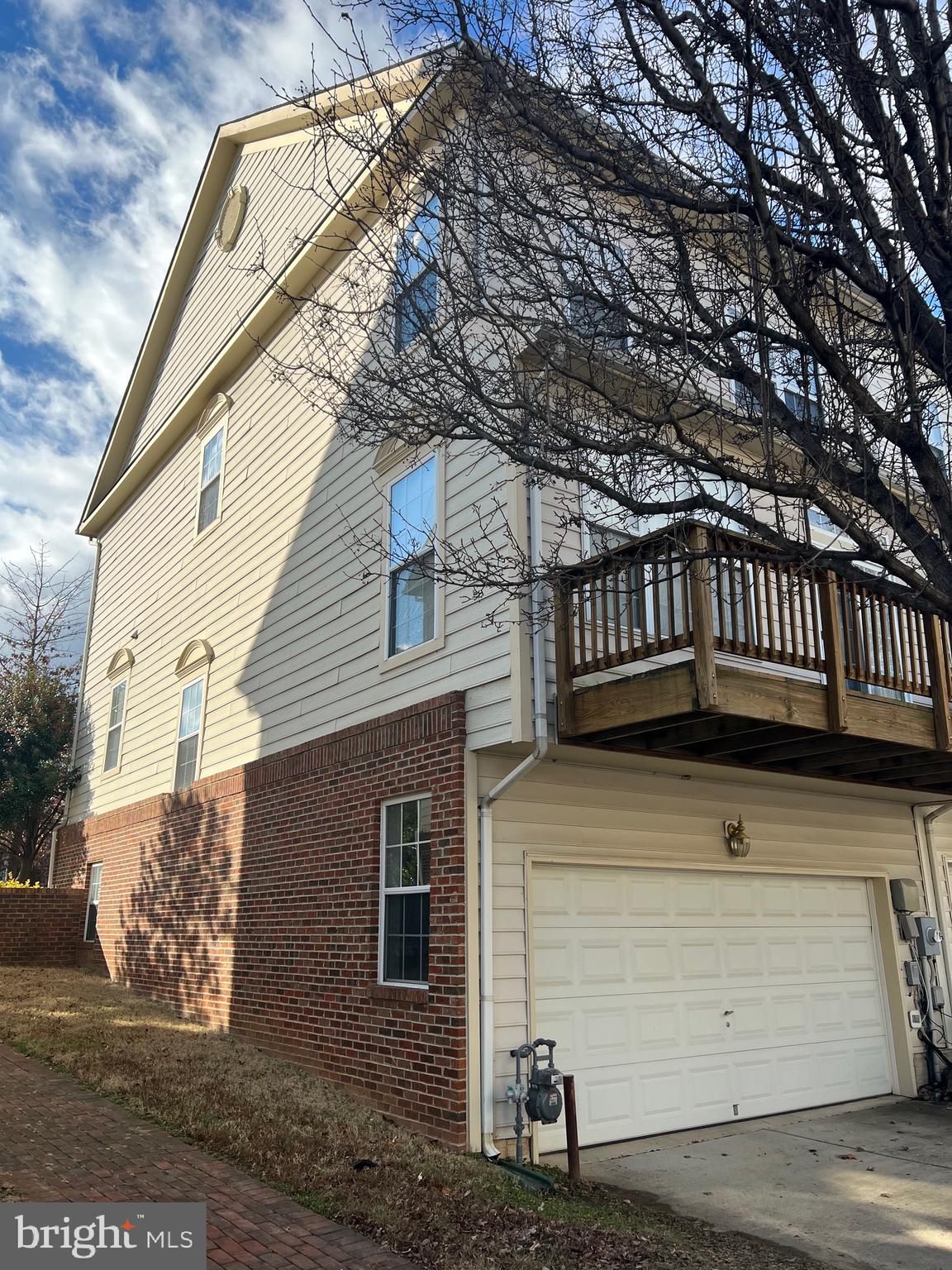 BELMONT TOWN CENTER - Residential Lease