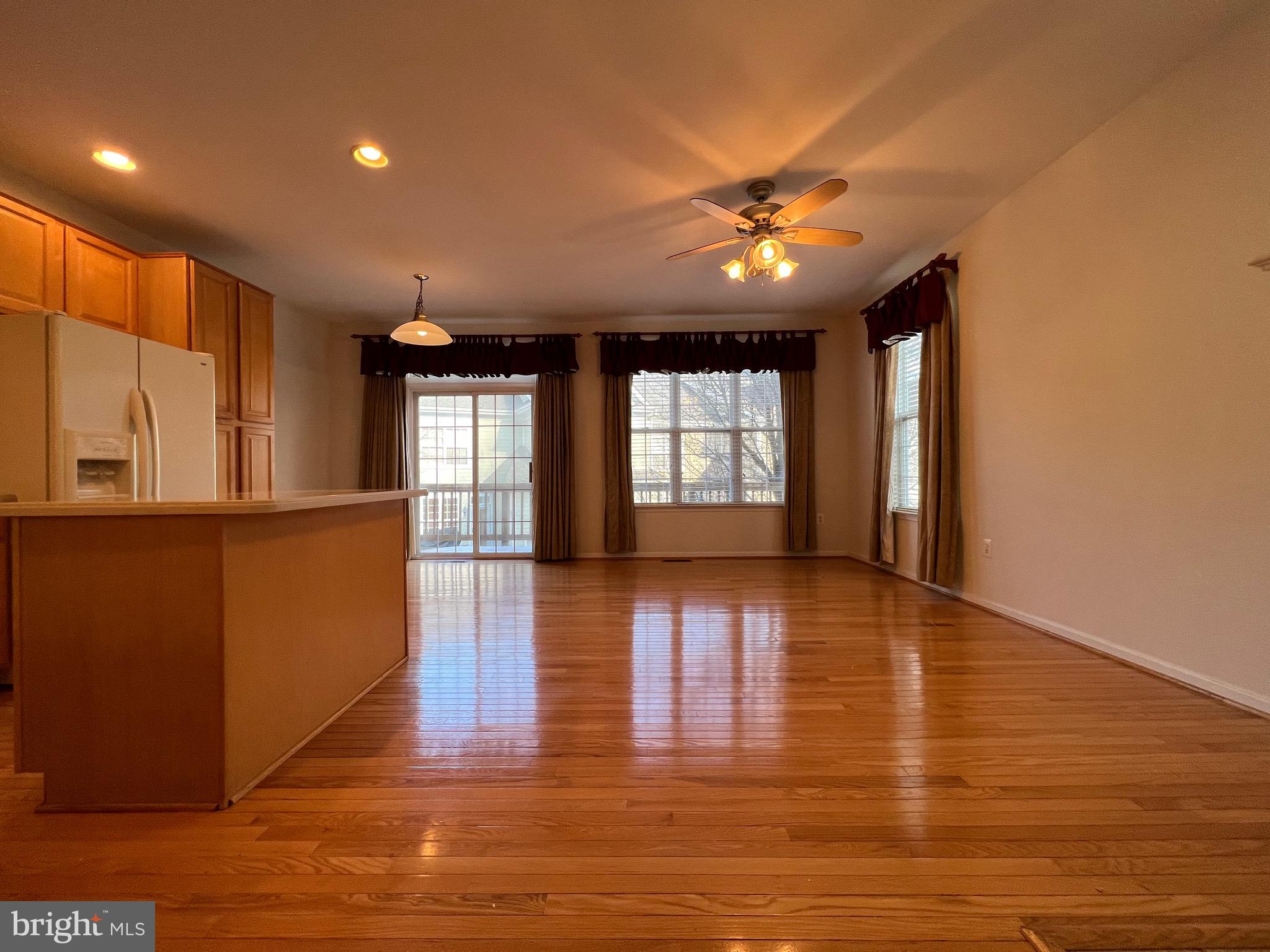 BELMONT TOWN CENTER - Residential Lease