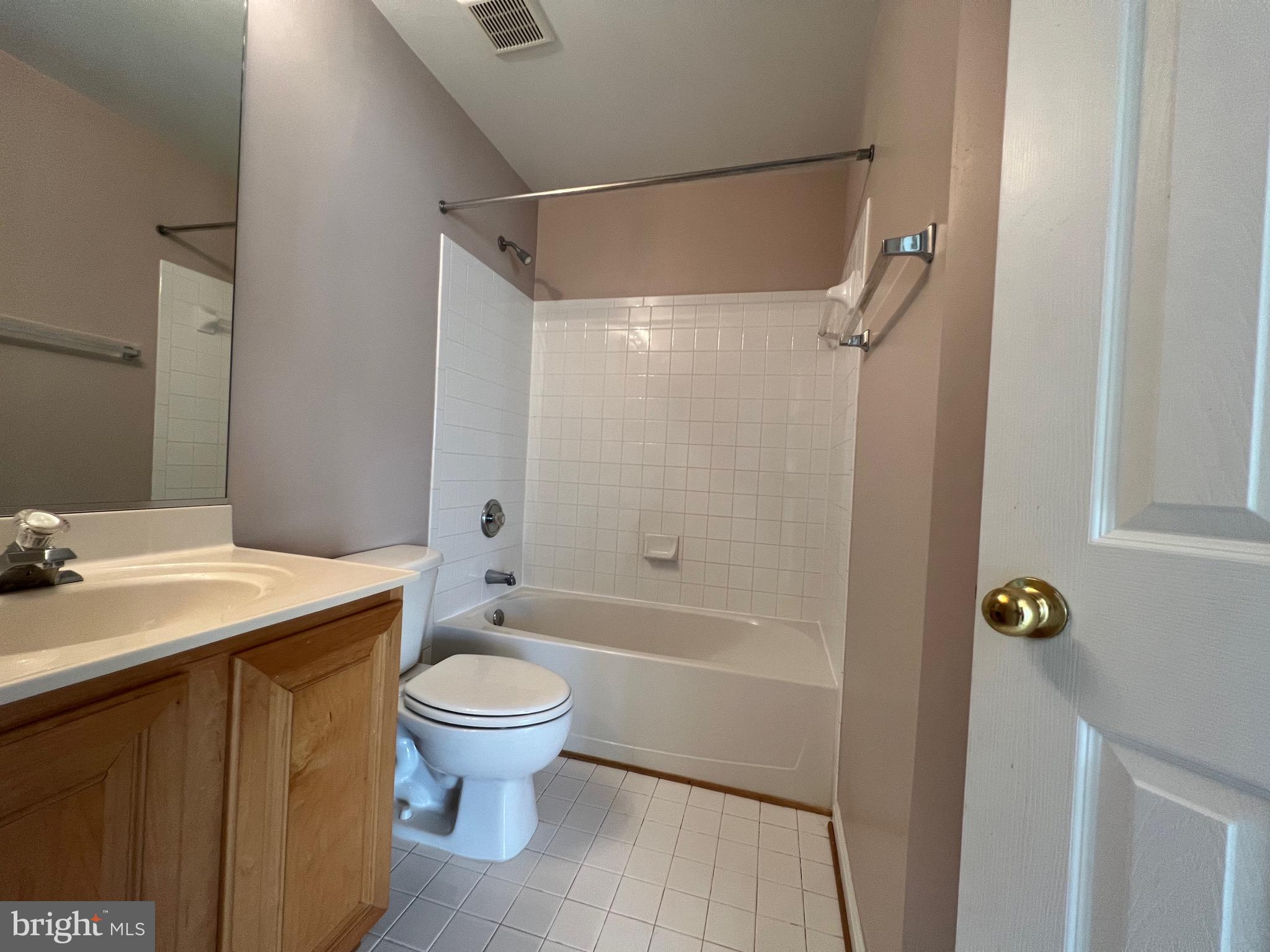 BELMONT TOWN CENTER - Residential Lease