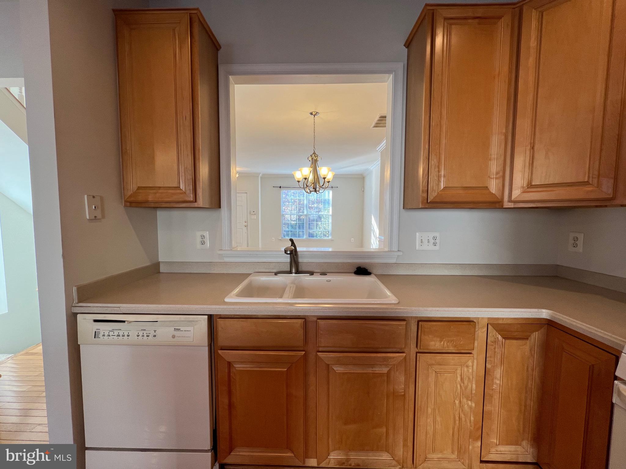 BELMONT TOWN CENTER - Residential Lease