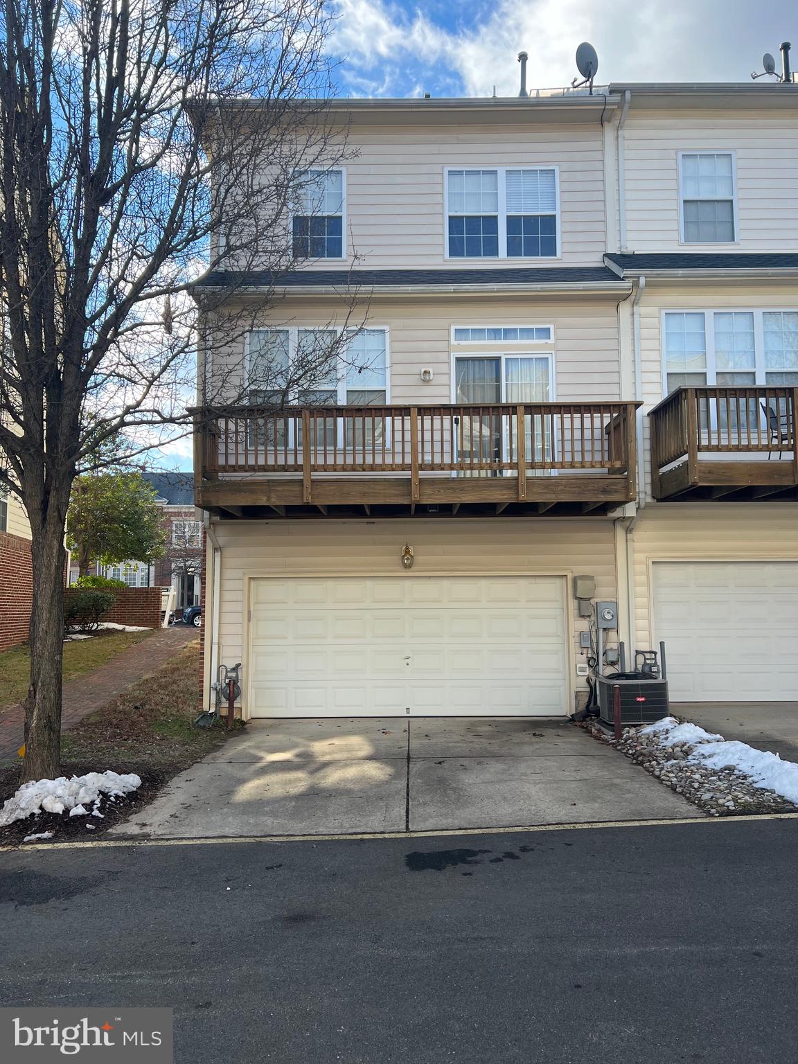 BELMONT TOWN CENTER - Residential Lease