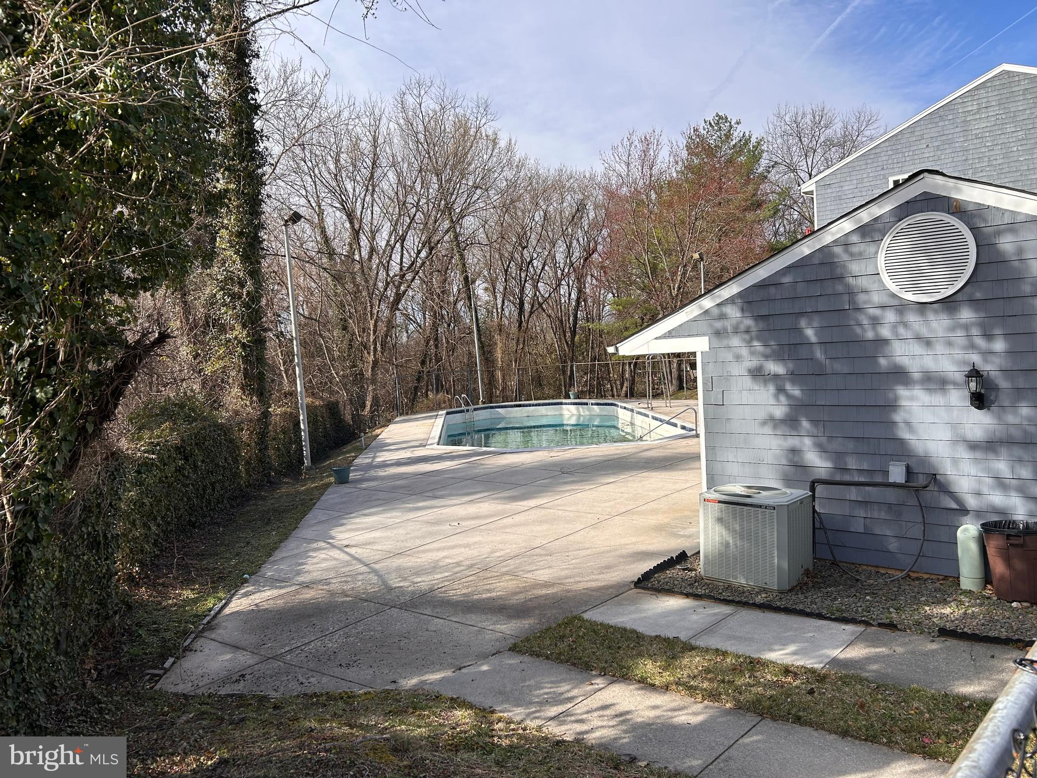 BEDFORD COMMONS - Residential