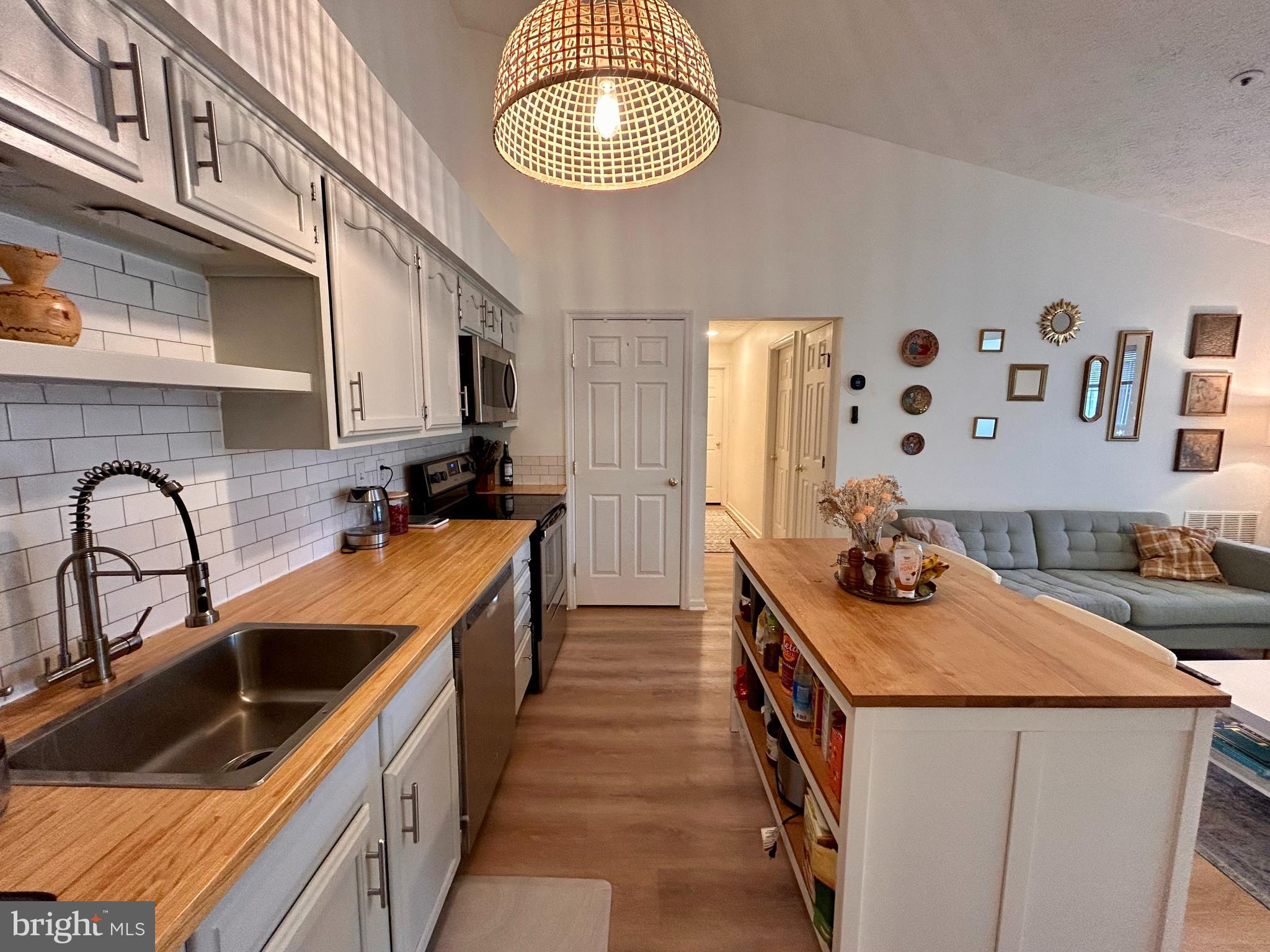 BEDFORD COMMONS - Residential