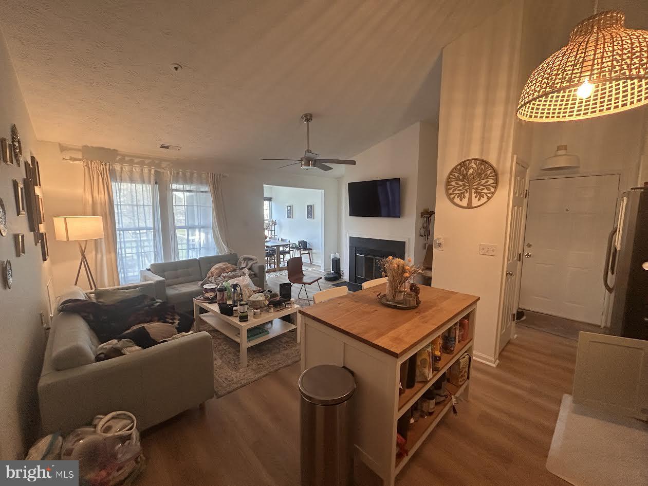 1422 GREENBRIAR 4-1422