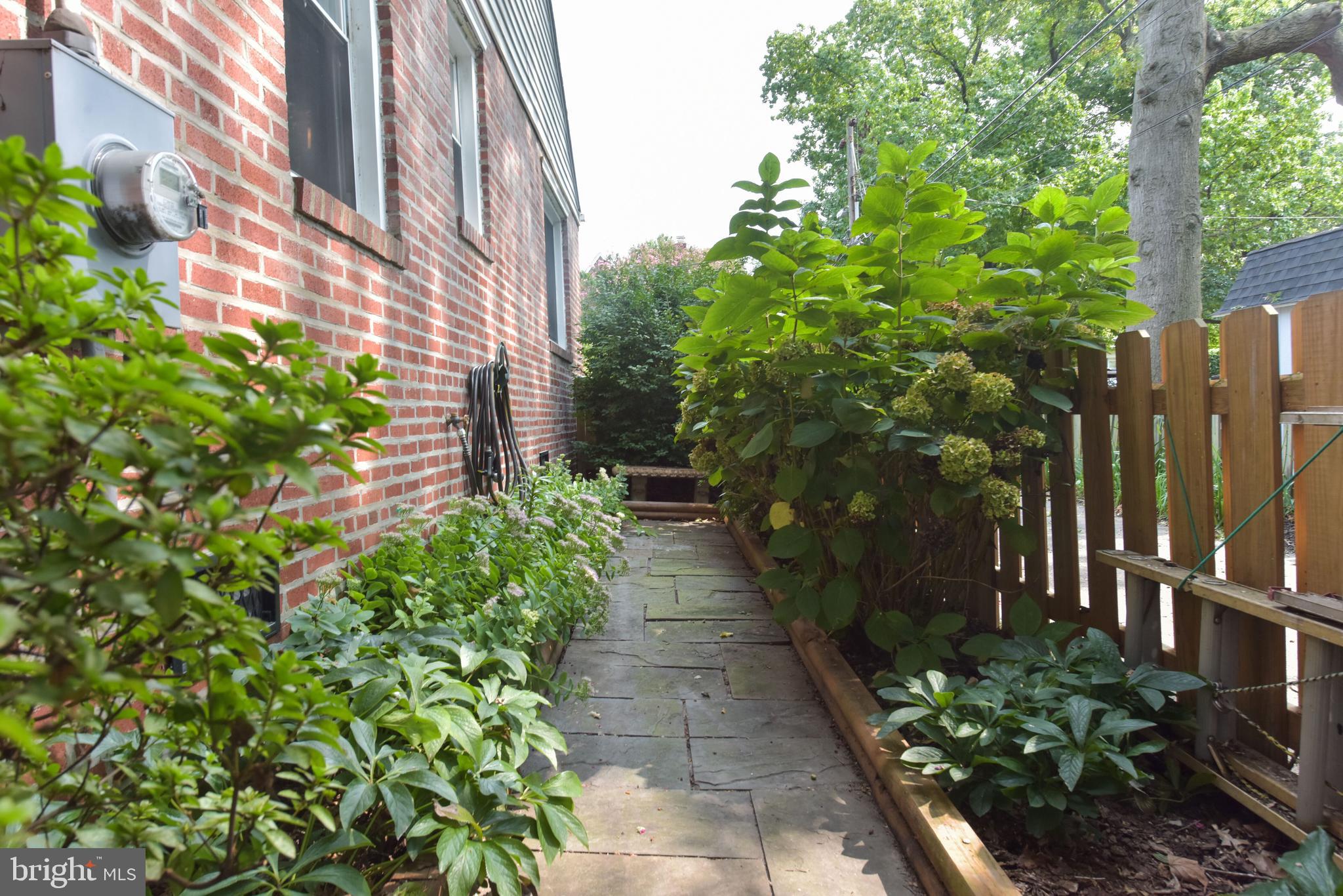 ROSEMONT PARK - Residential