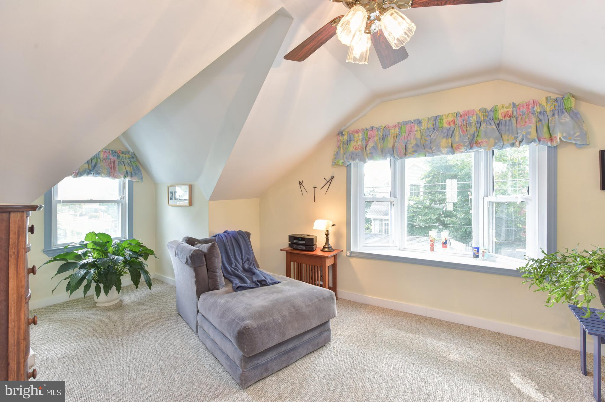 ROSEMONT PARK - Residential