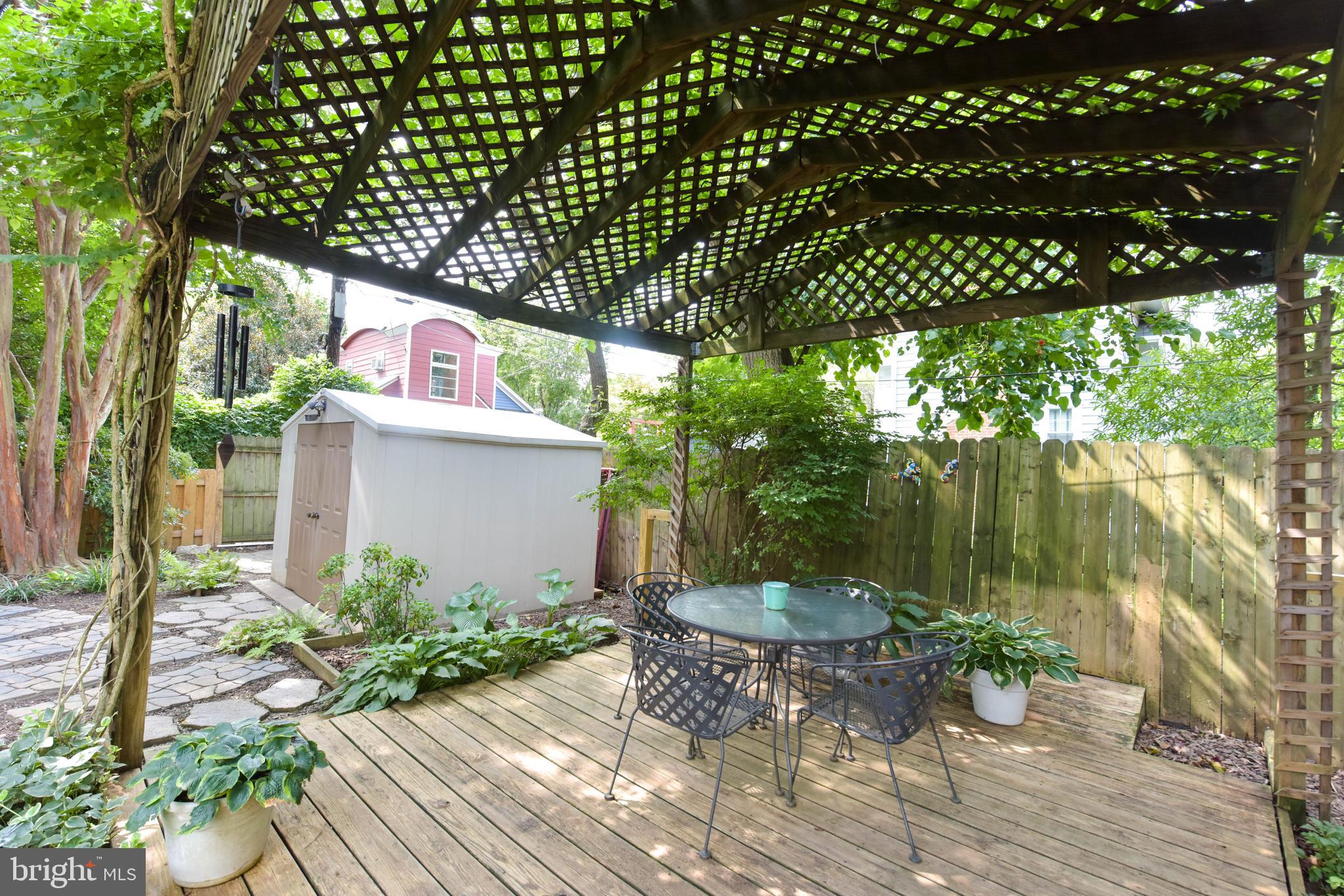 ROSEMONT PARK - Residential