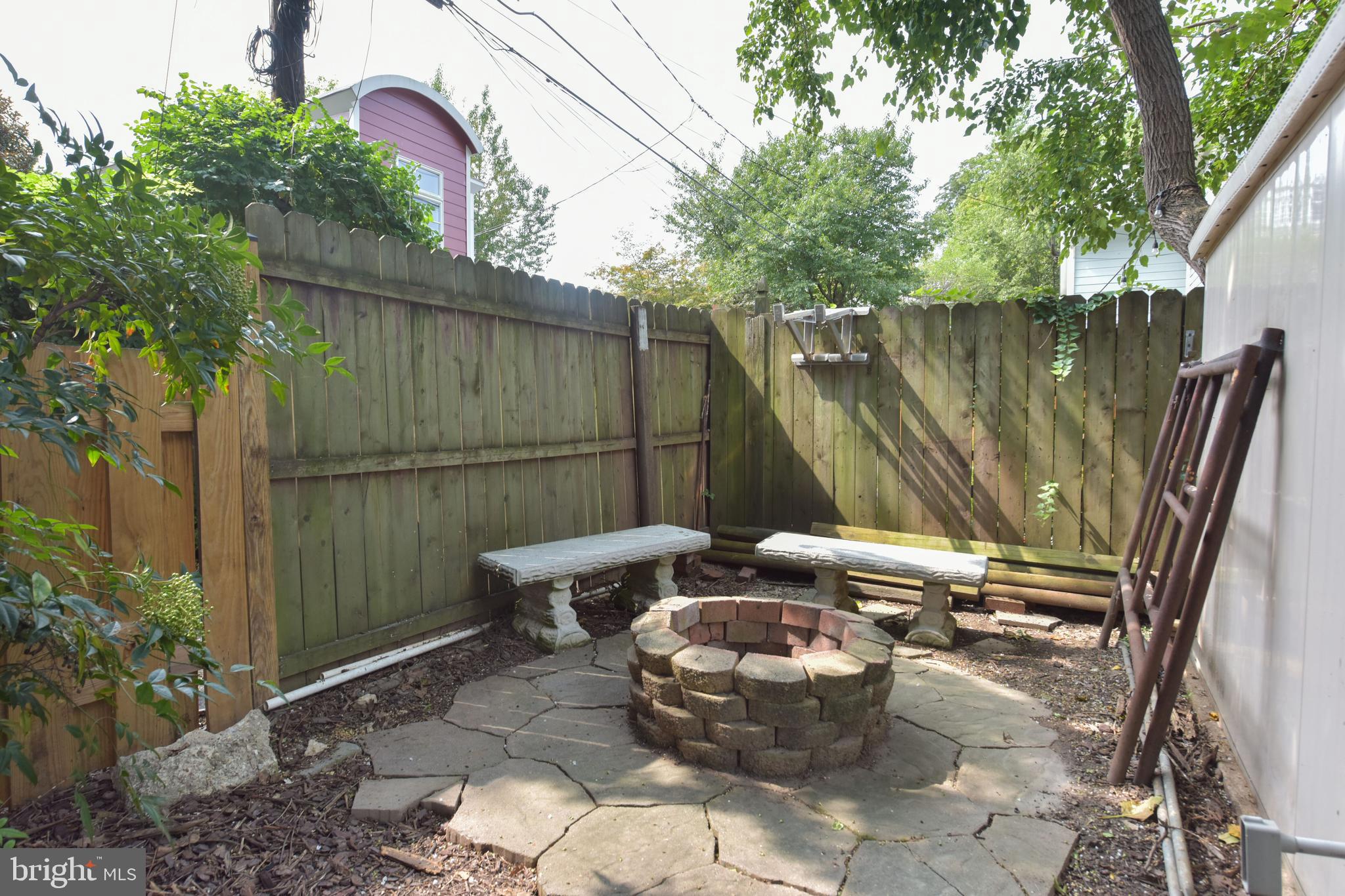 ROSEMONT PARK - Residential