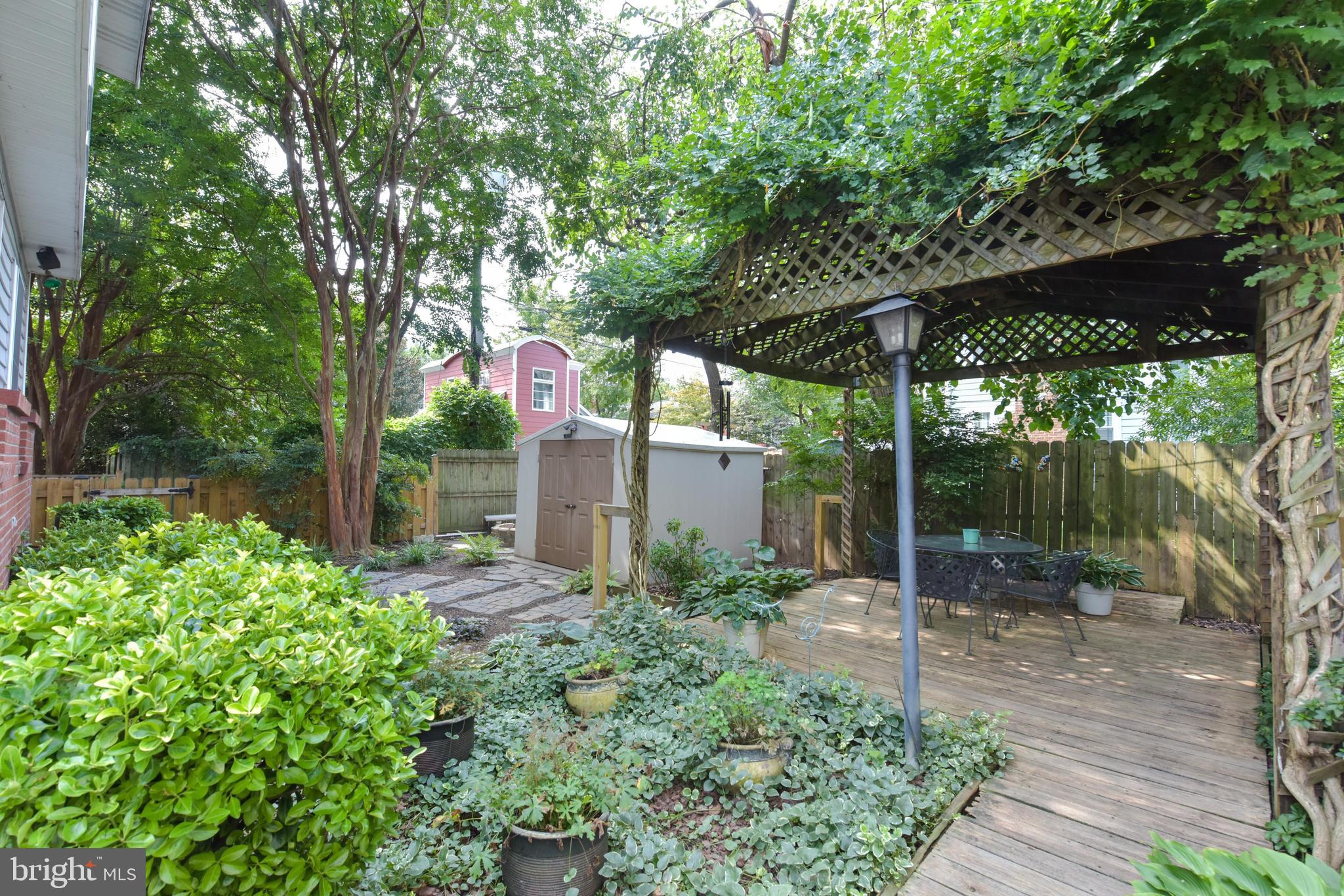 ROSEMONT PARK - Residential