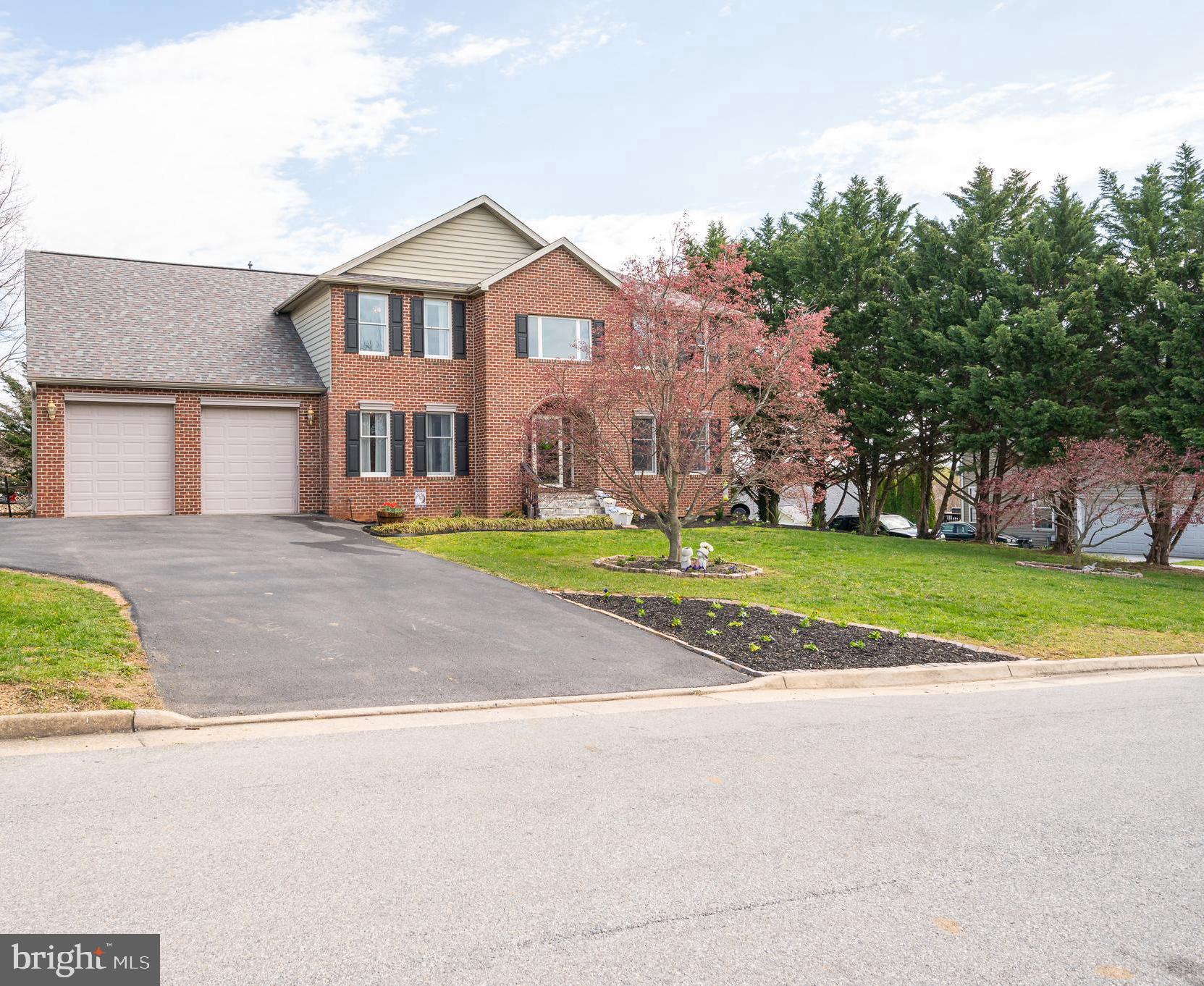 LOCUST HILL - Residential