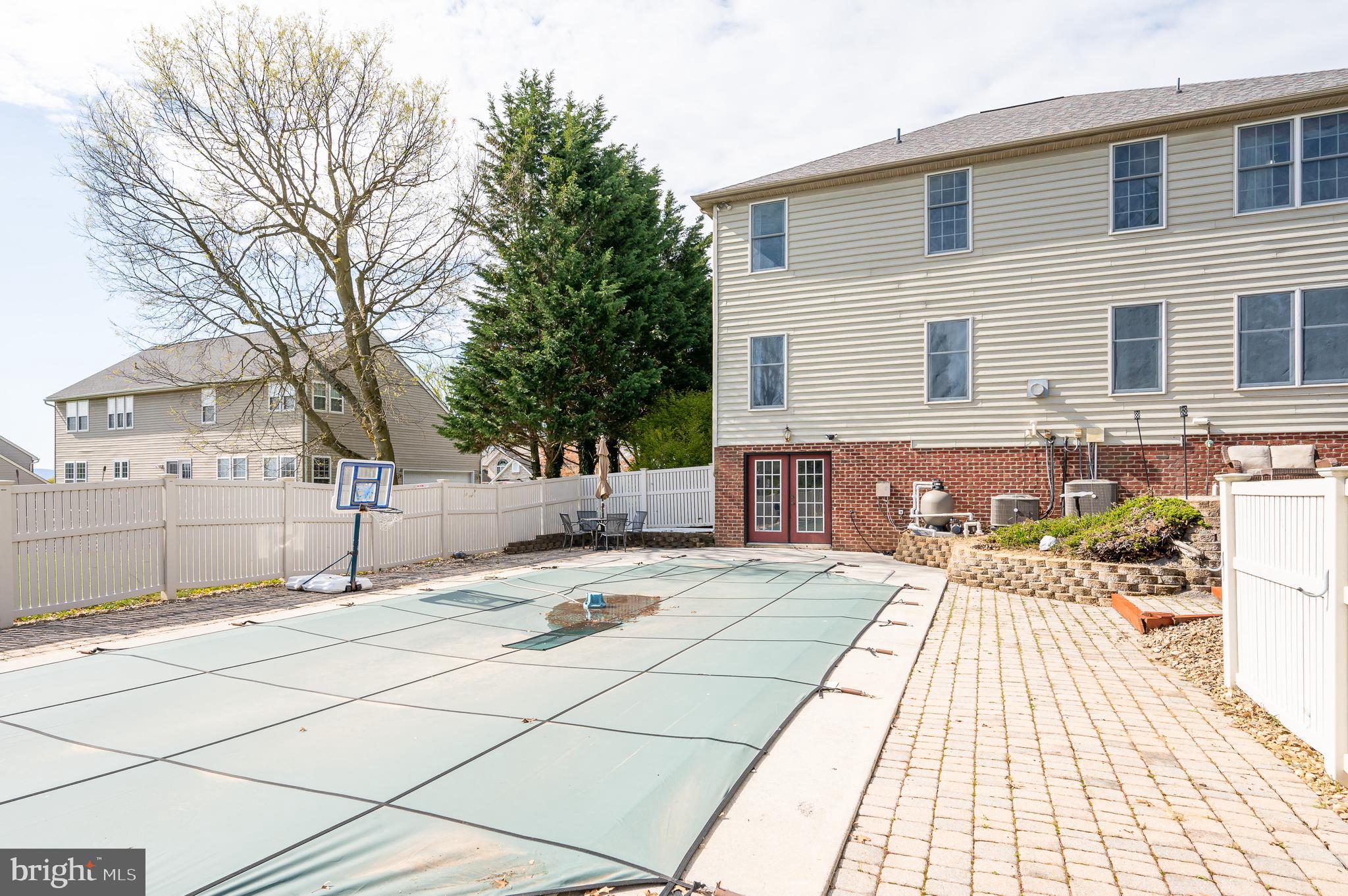 LOCUST HILL - Residential