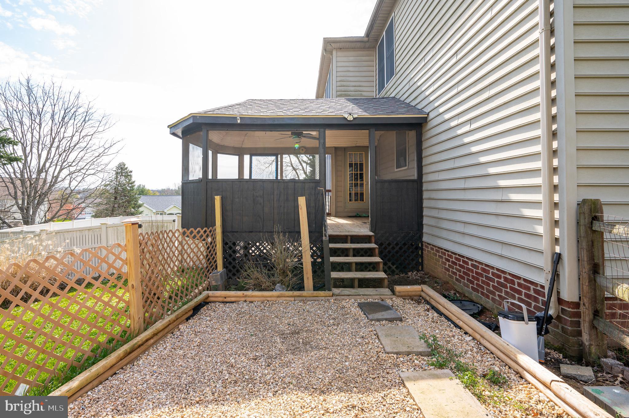 LOCUST HILL - Residential