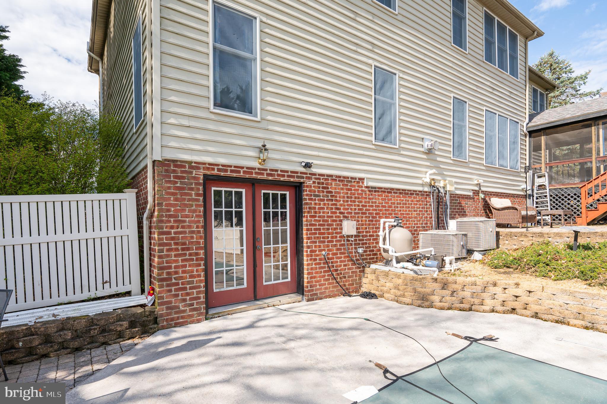 LOCUST HILL - Residential