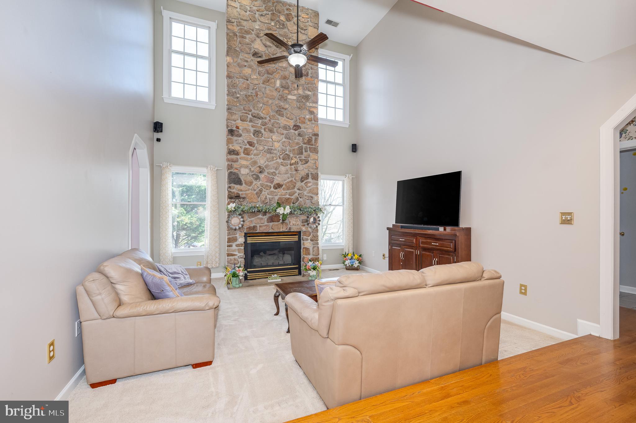 LOCUST HILL - Residential