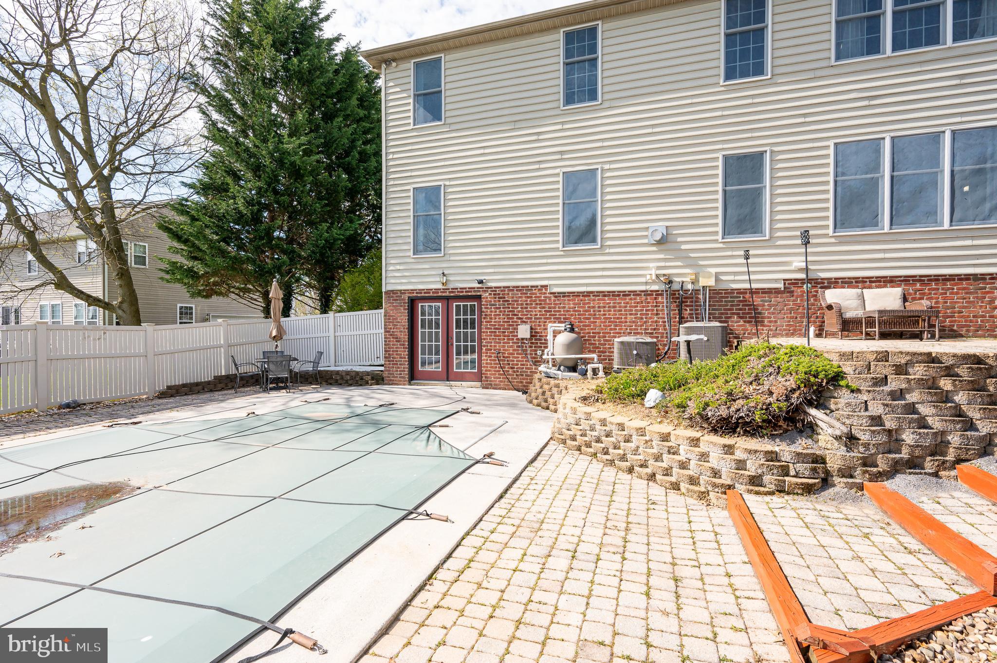 LOCUST HILL - Residential