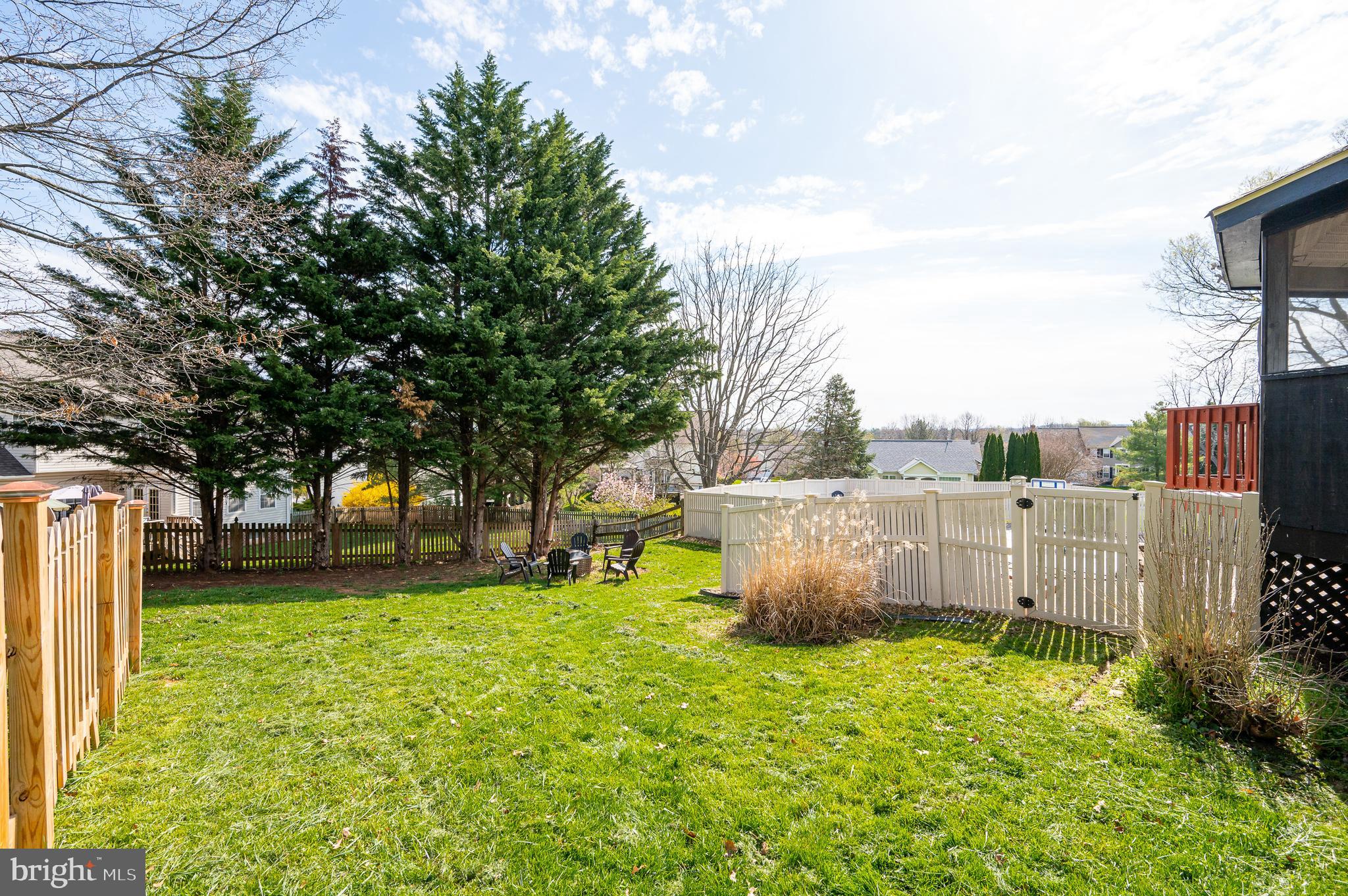 LOCUST HILL - Residential