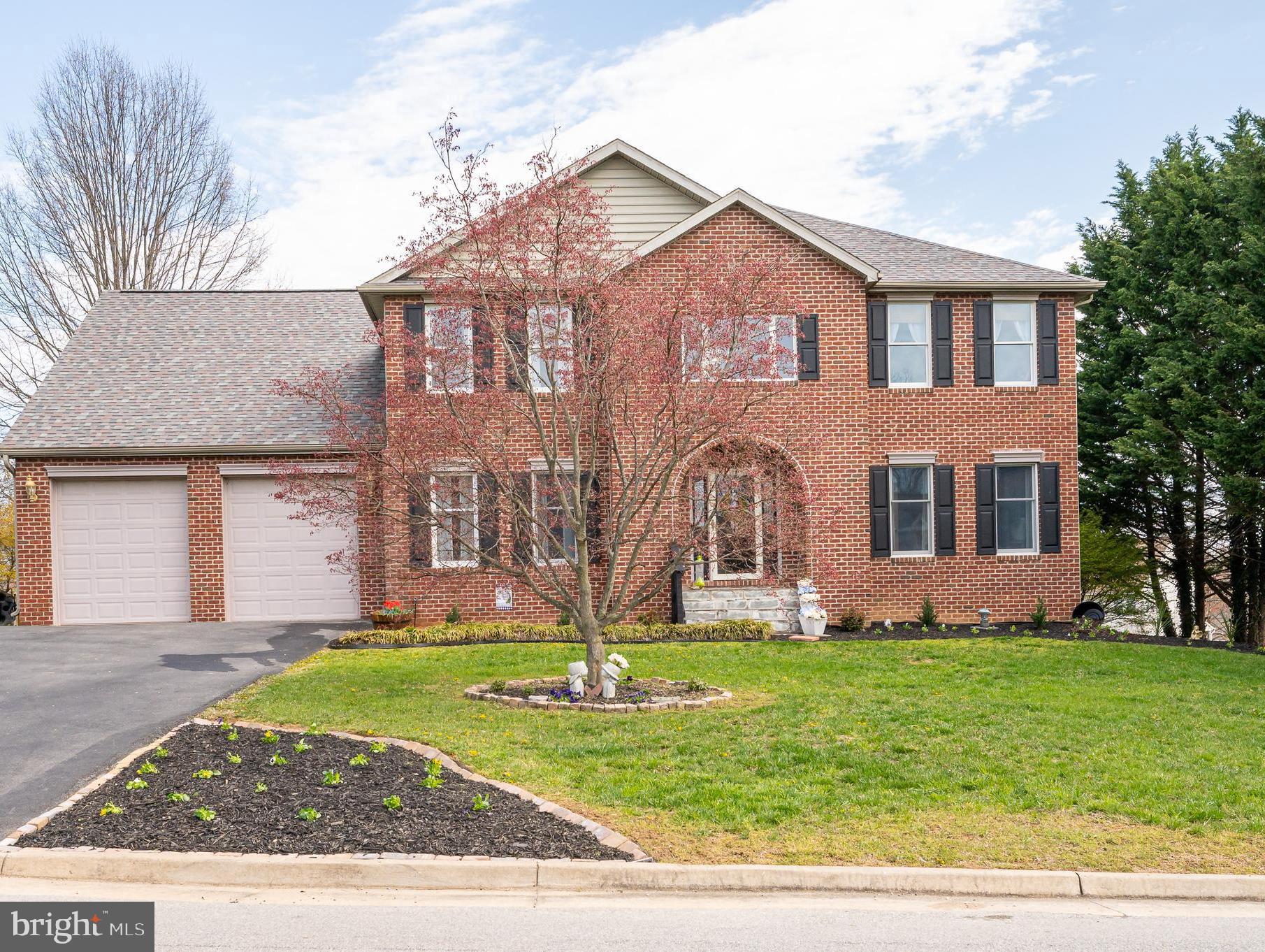 LOCUST HILL - Residential