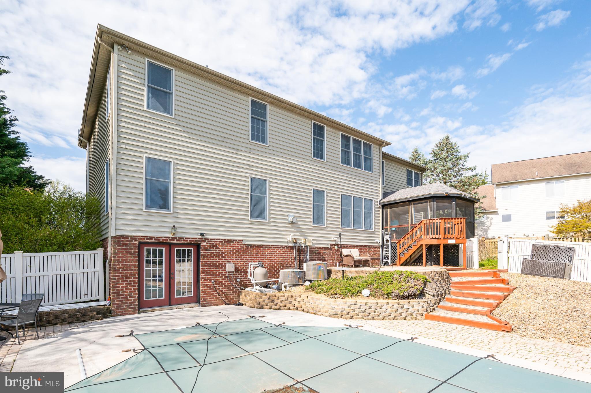 LOCUST HILL - Residential