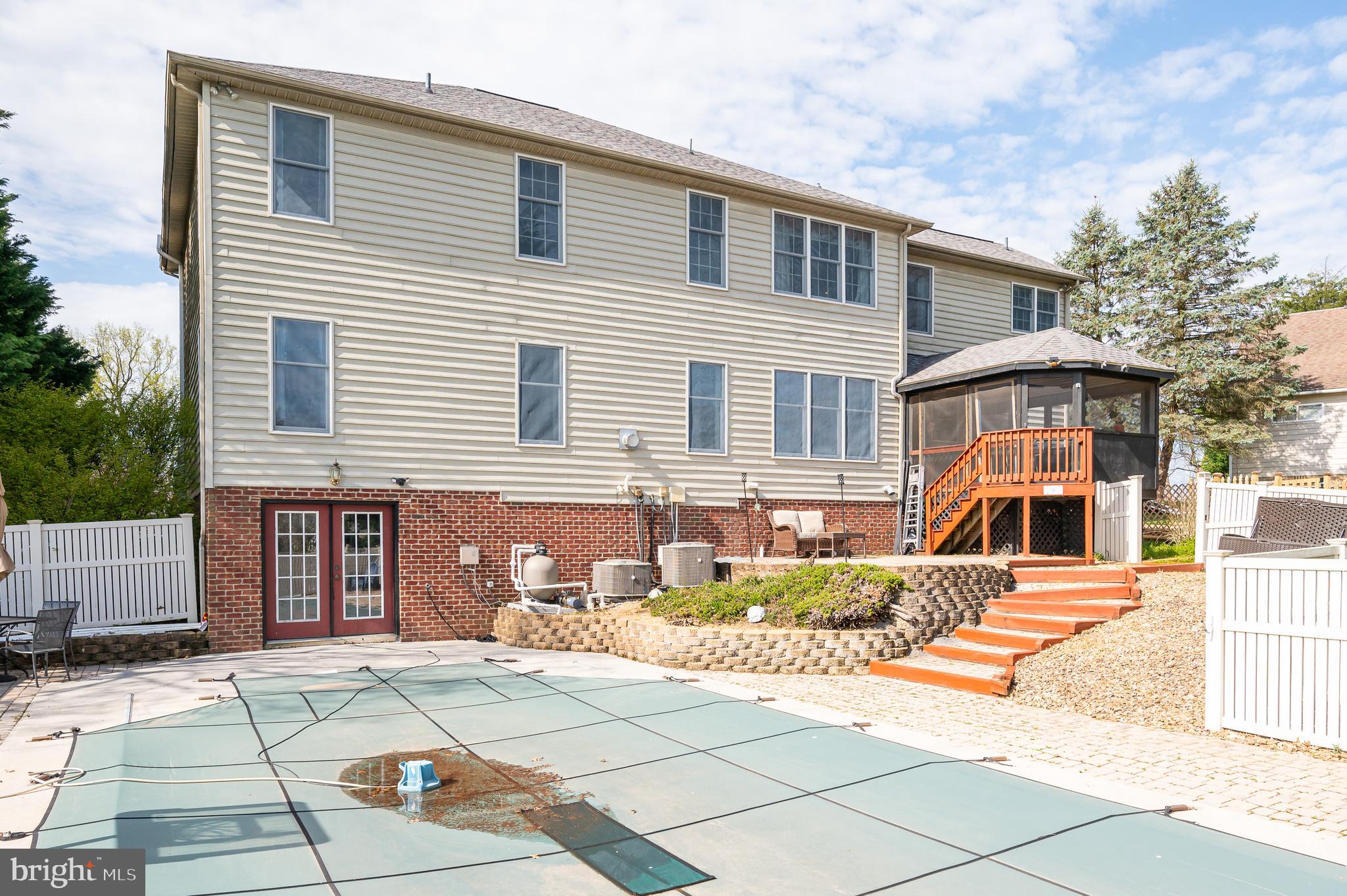 LOCUST HILL - Residential