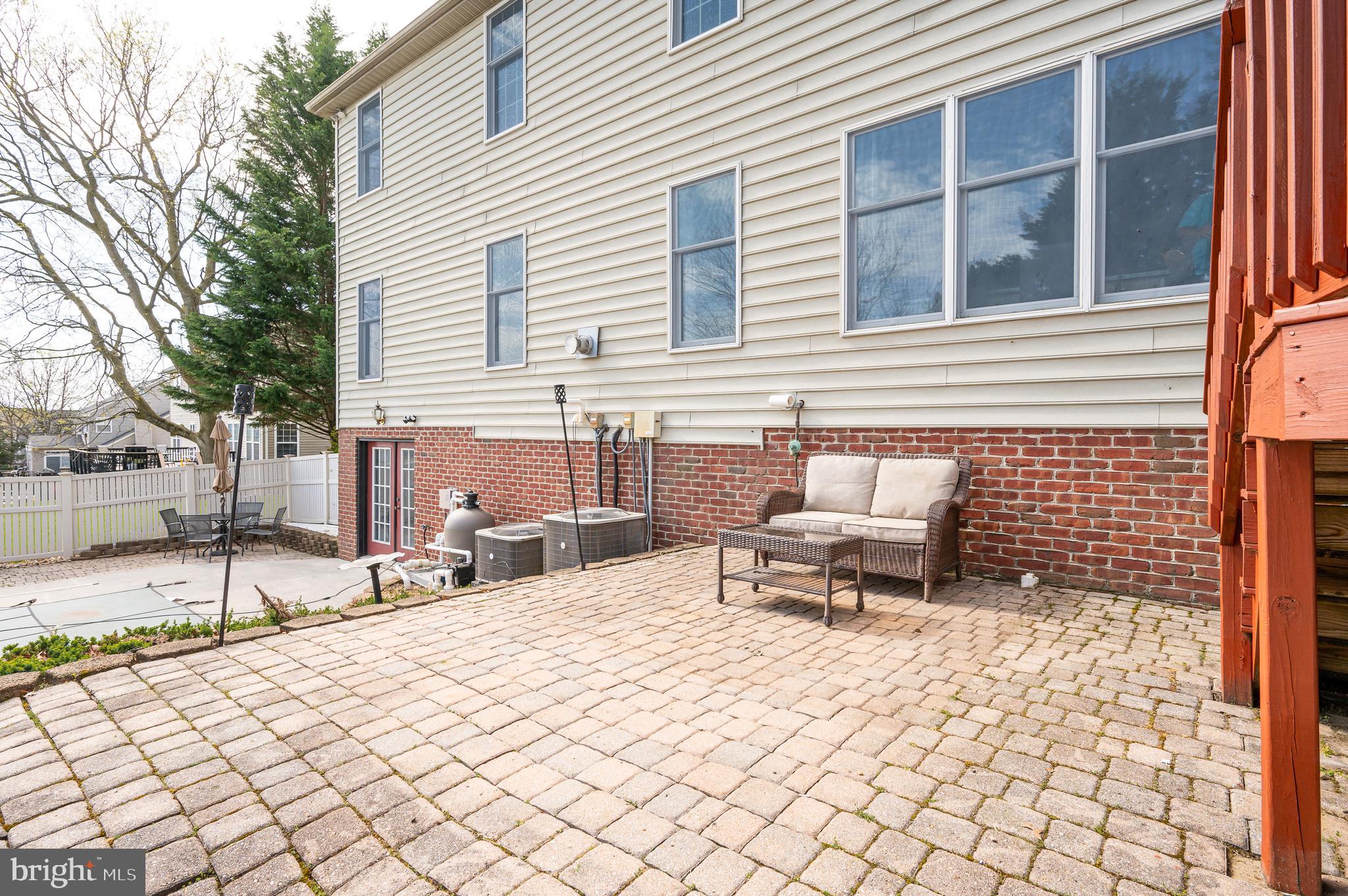 LOCUST HILL - Residential