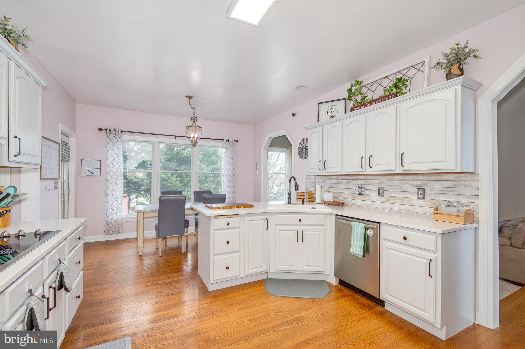 LOCUST HILL - Residential