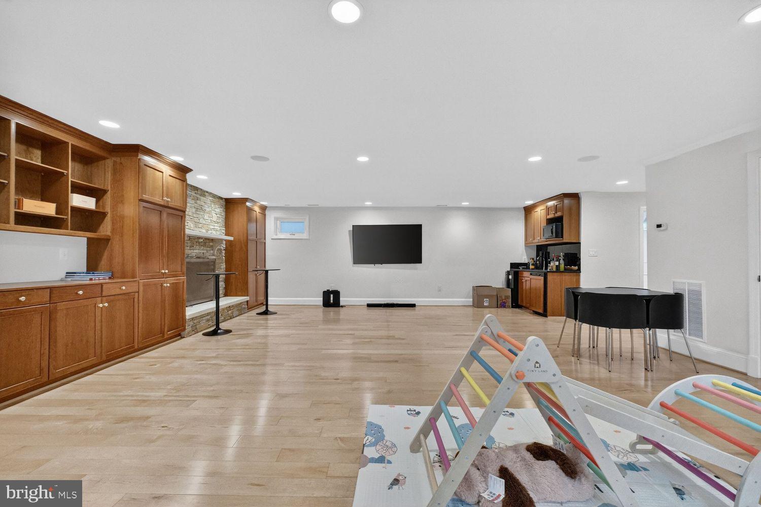 LYNWOOD - Residential