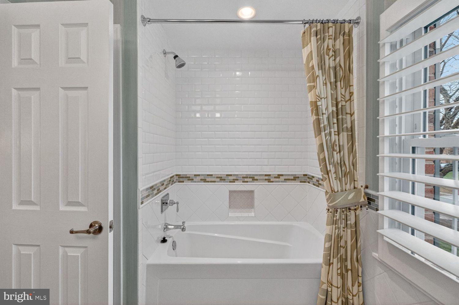 LYNWOOD - Residential