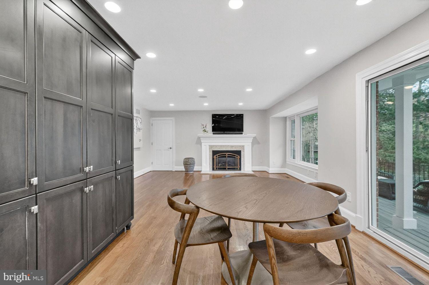 LYNWOOD - Residential