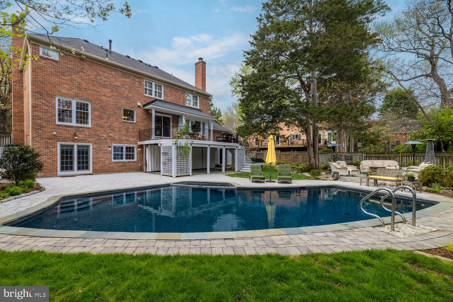 LYNWOOD - Residential