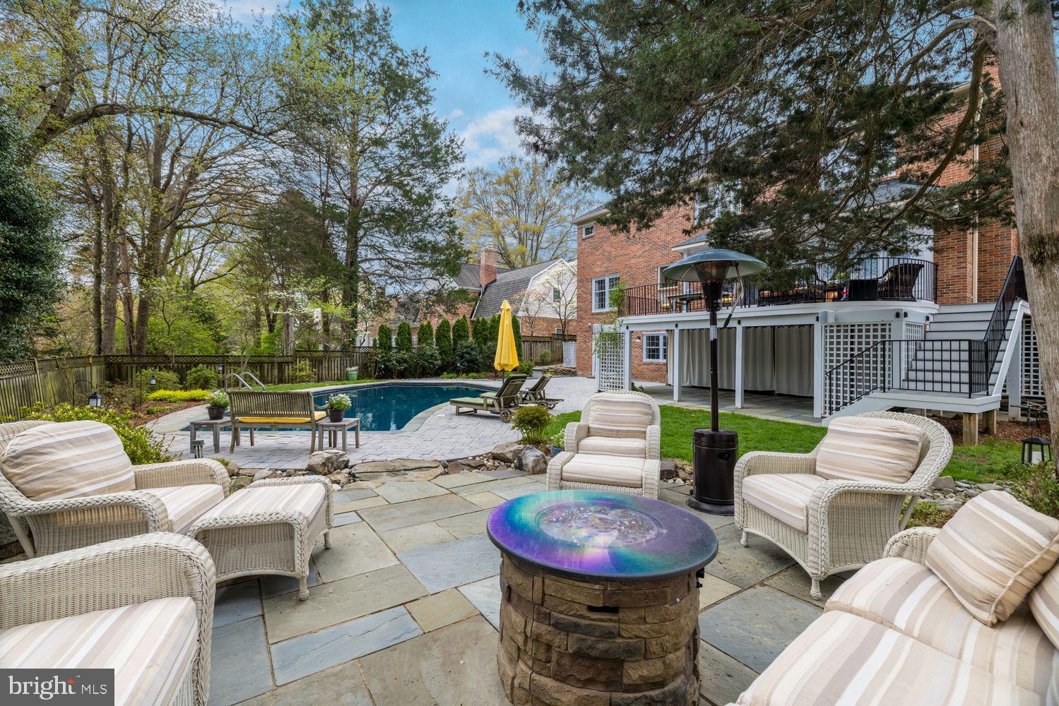 LYNWOOD - Residential