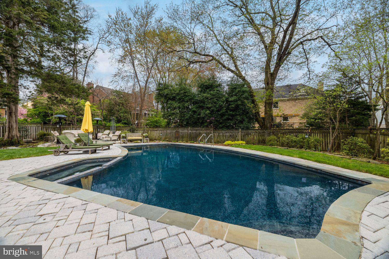 LYNWOOD - Residential