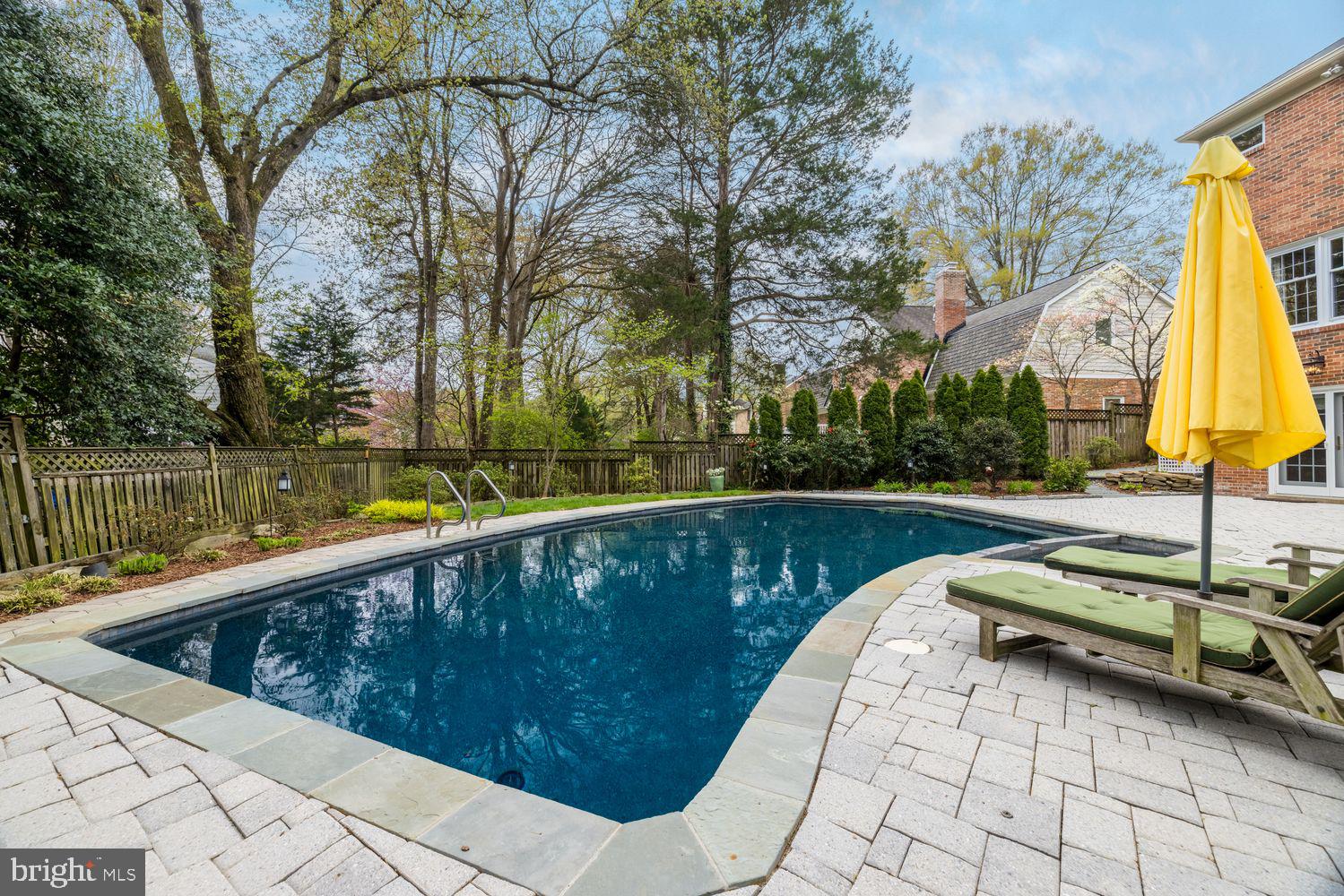 LYNWOOD - Residential