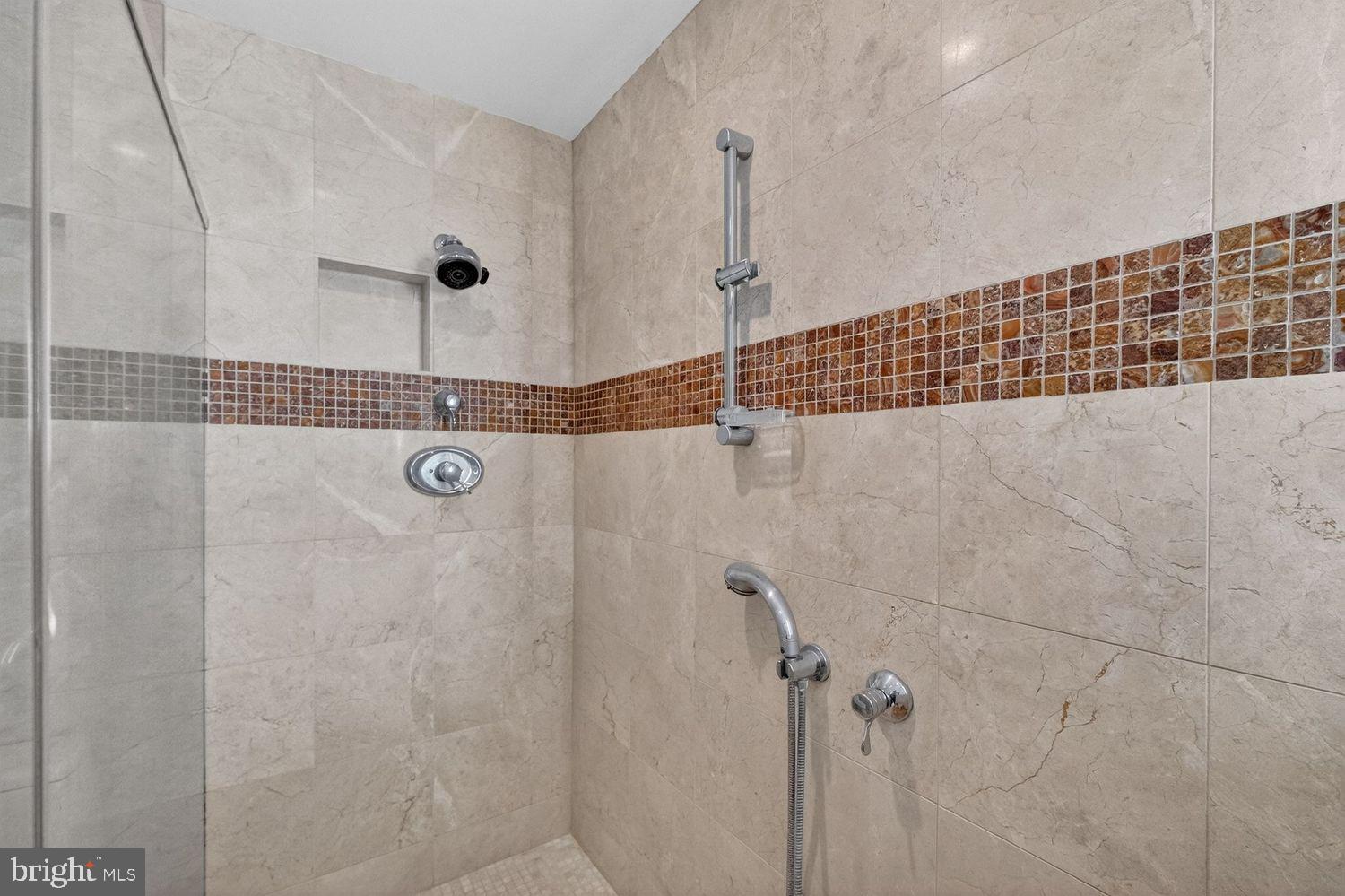 LYNWOOD - Residential